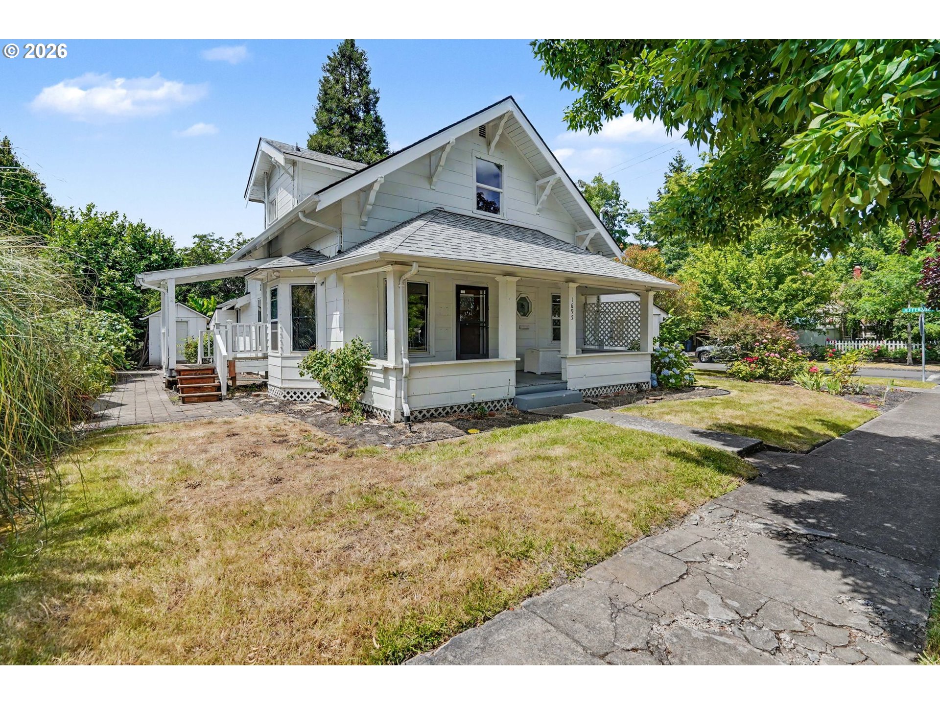 1695 CHURCH ST Property Photo 1