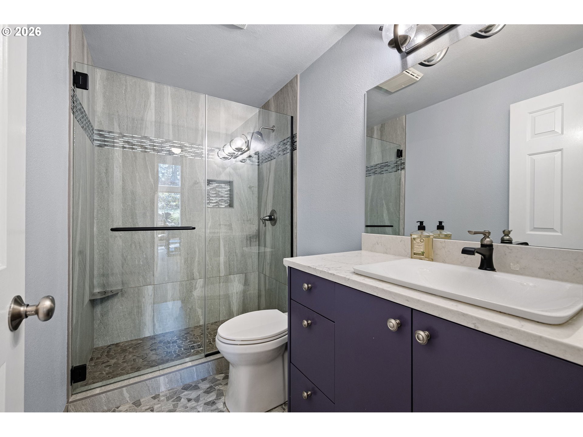 85 W 35th Pl Property Photo 19