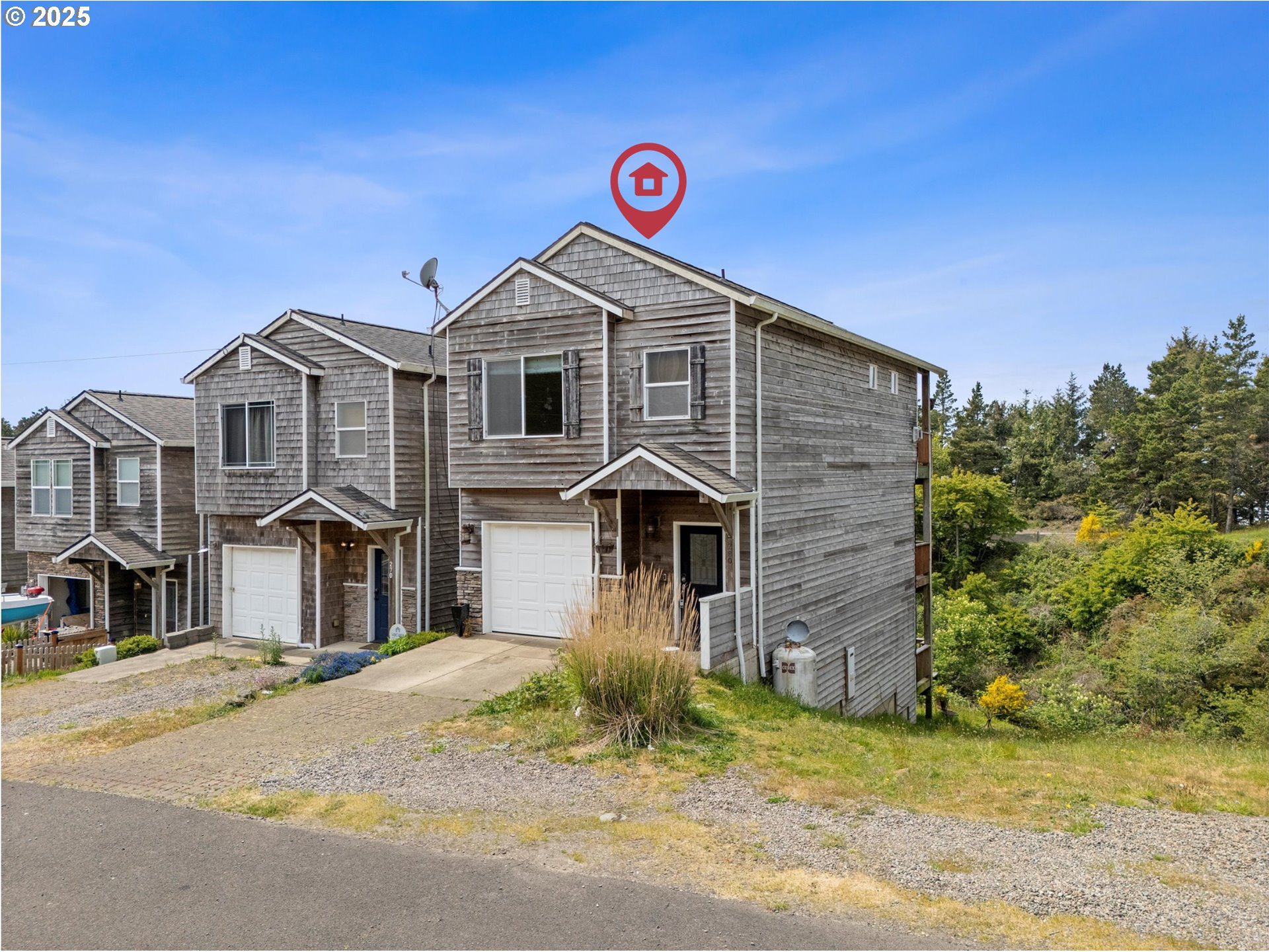 280 Hillsdale St Property Photo 1