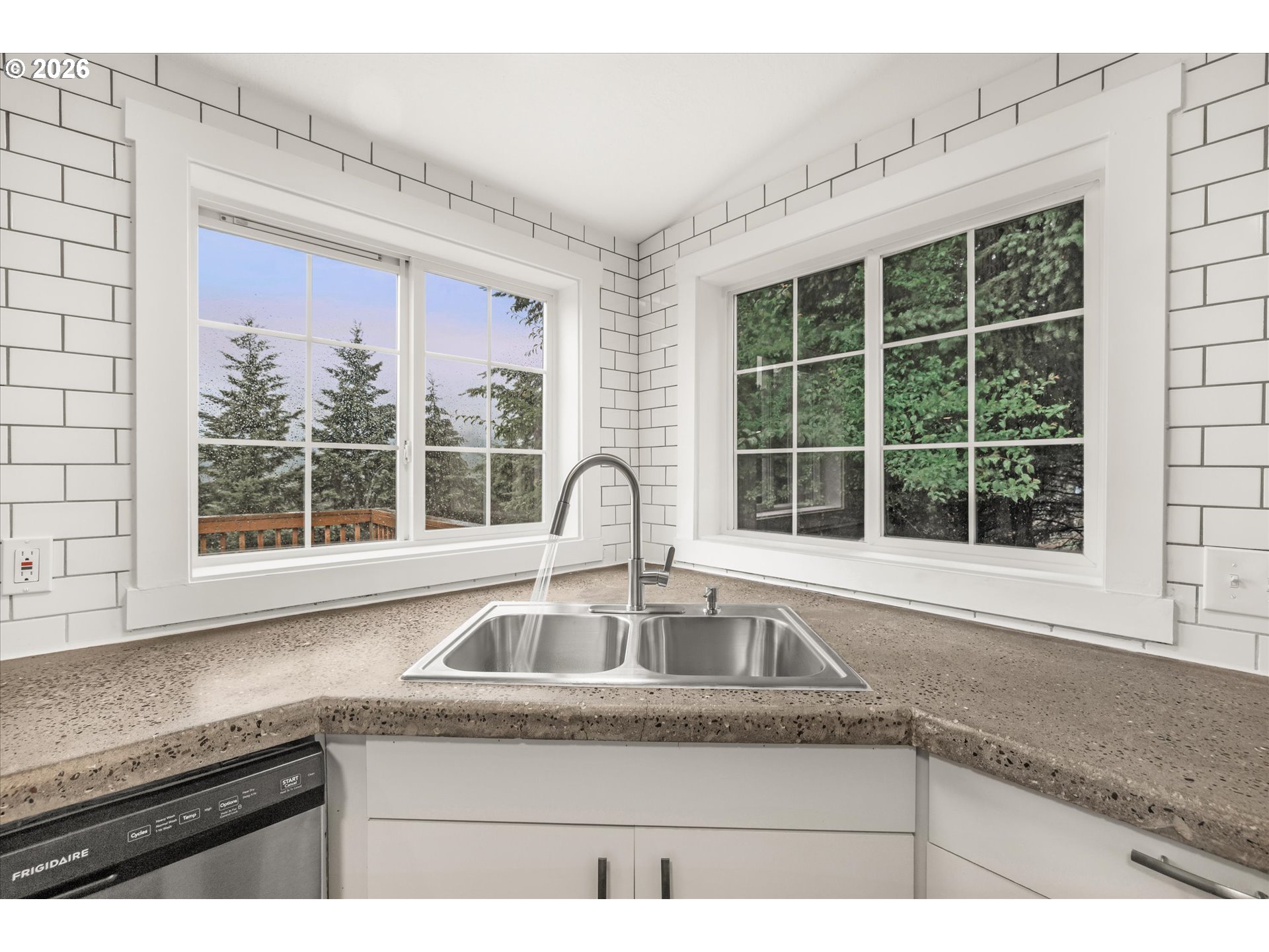 9824 Sw Summit Ave Property Photo 8