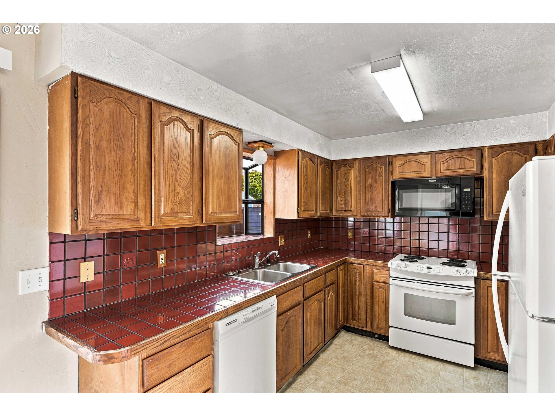 1955 Johnson St Property Photo 7