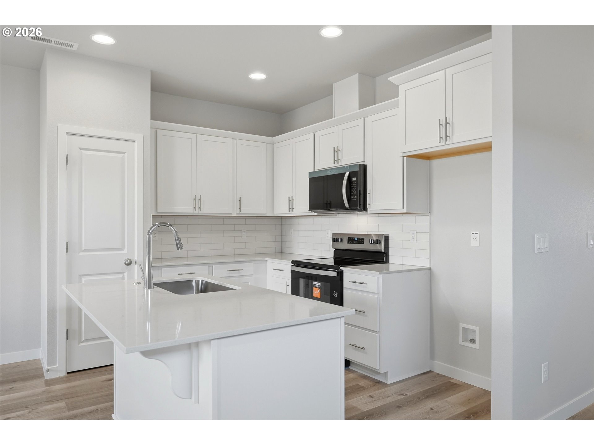 306 E Wilson St Property Photo 11