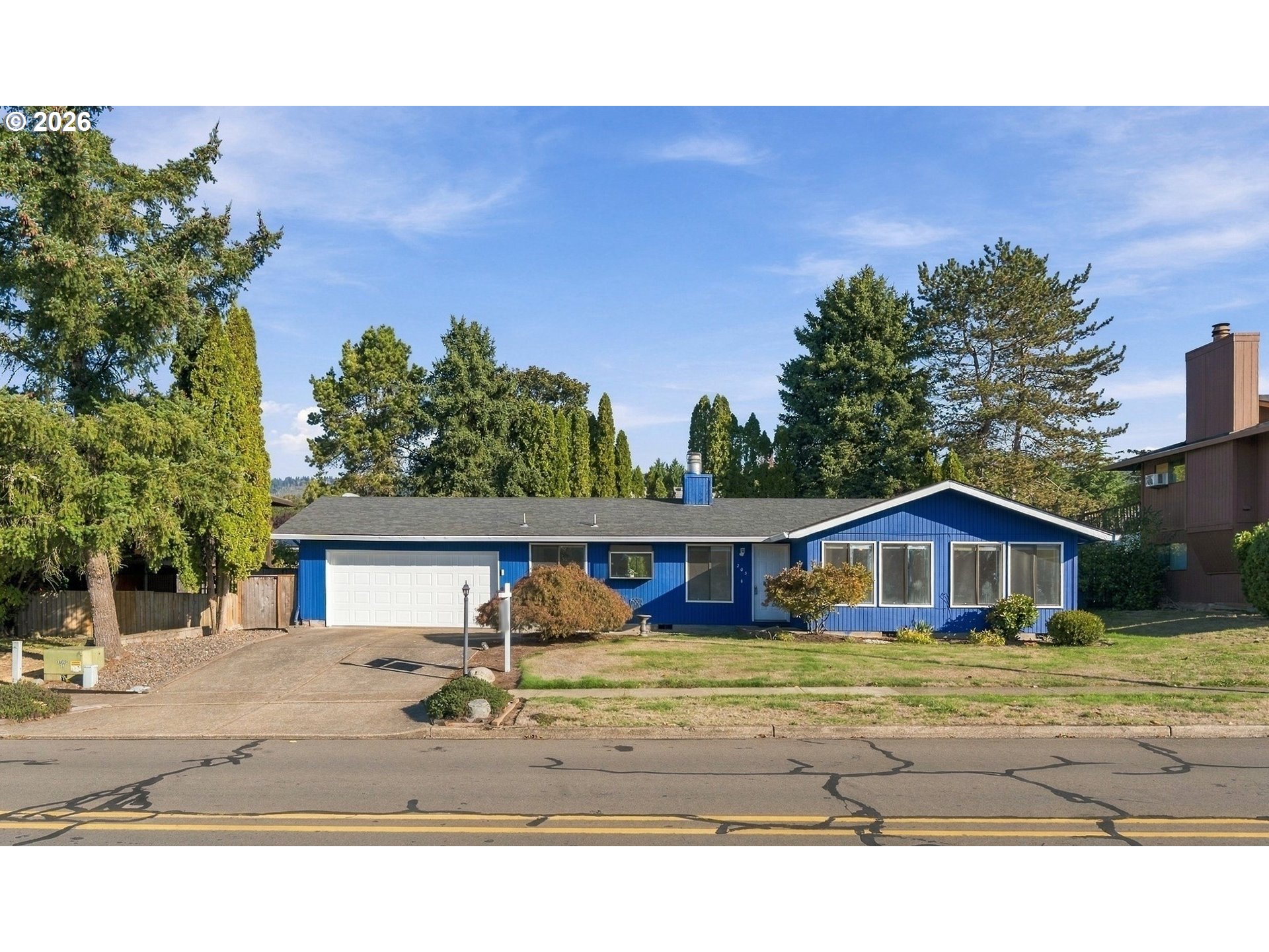 205 E FOOTHILLS DR Property Photo 1
