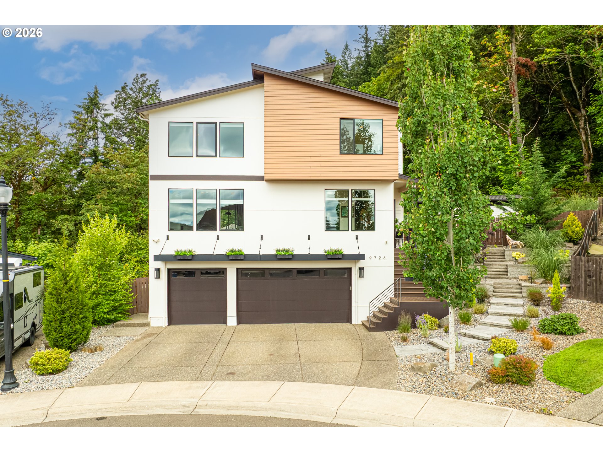 9728 N Alder St Property Photo 1