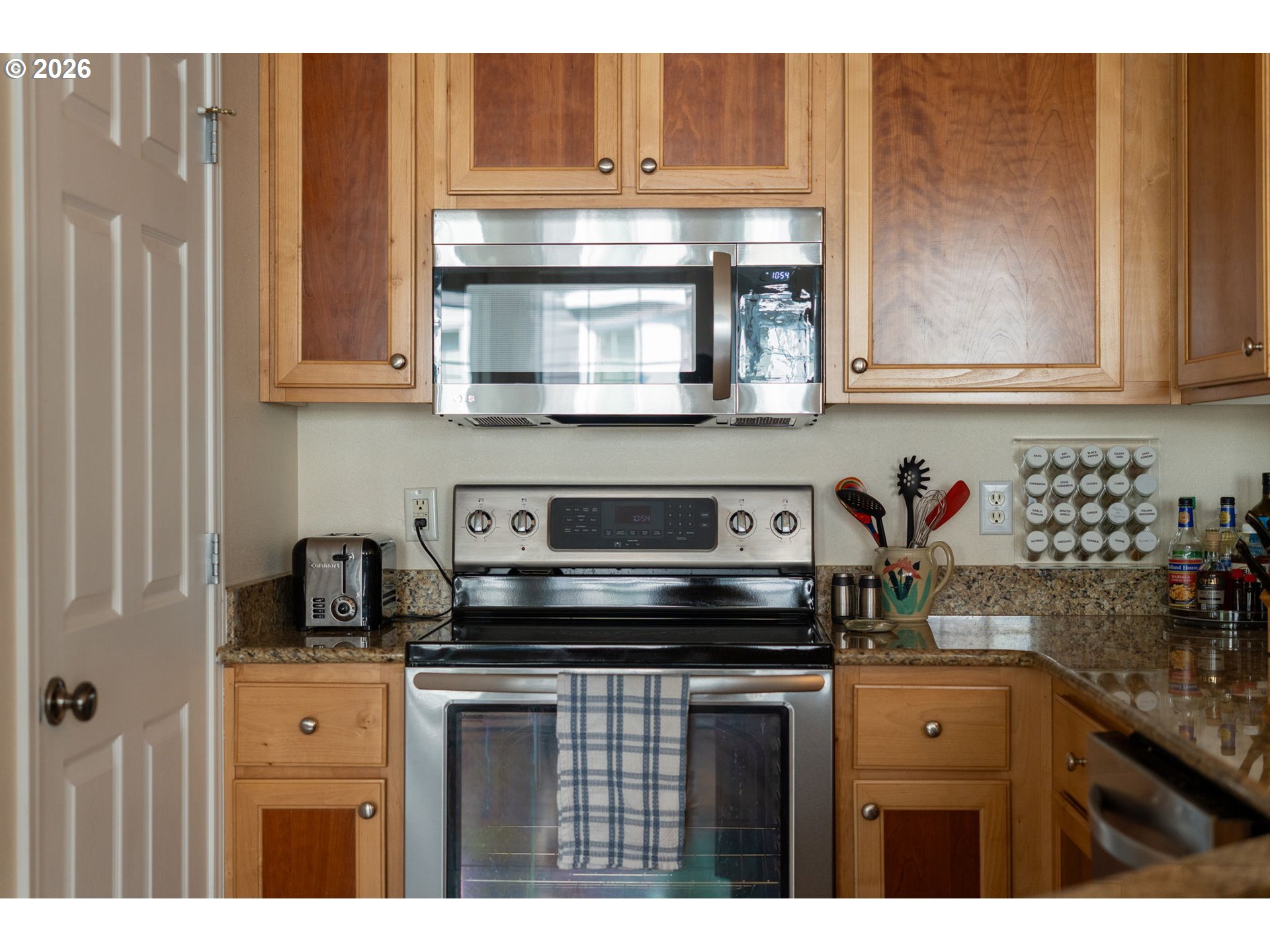 604 Springtree Ln Property Photo 5