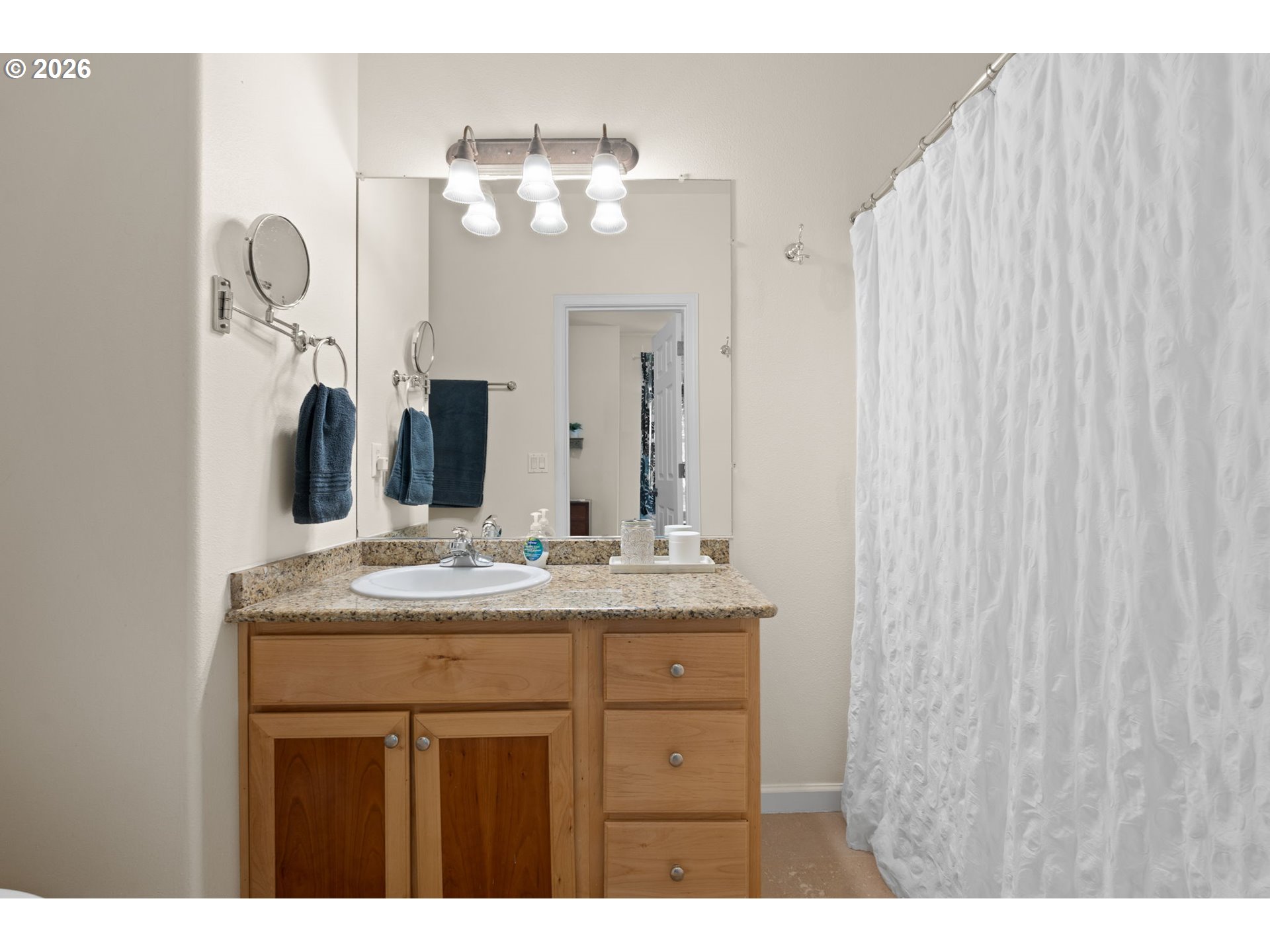 604 Springtree Ln Property Photo 26