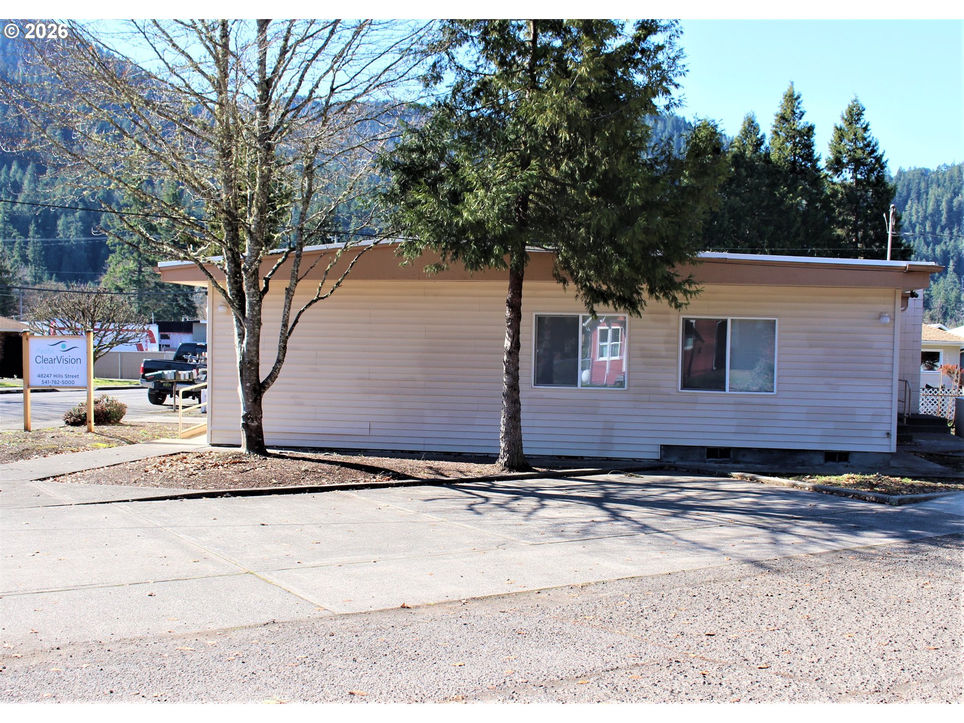 48247 Hills St Property Photo 2