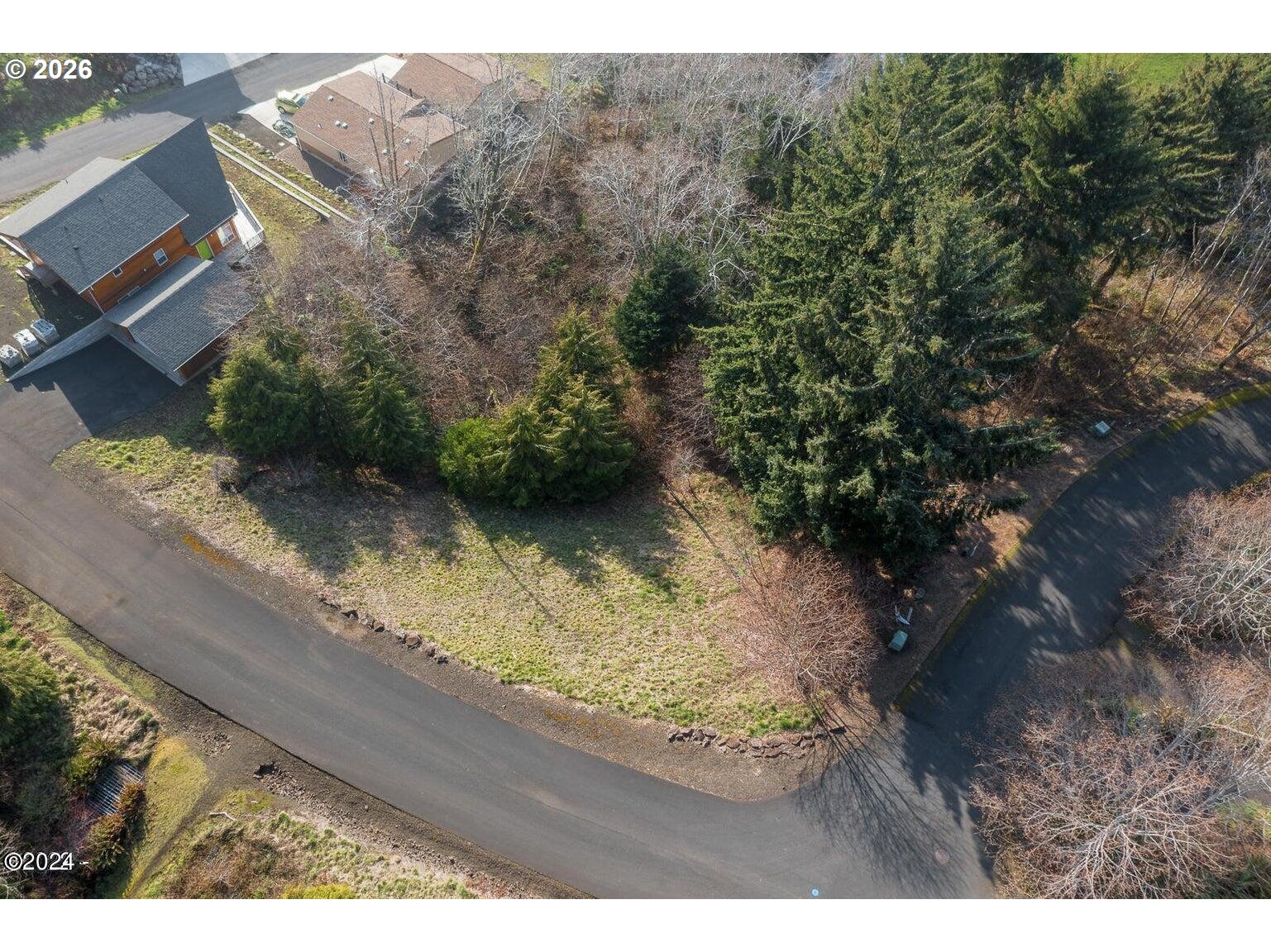 212 Chief Albert Dr Property Photo 9