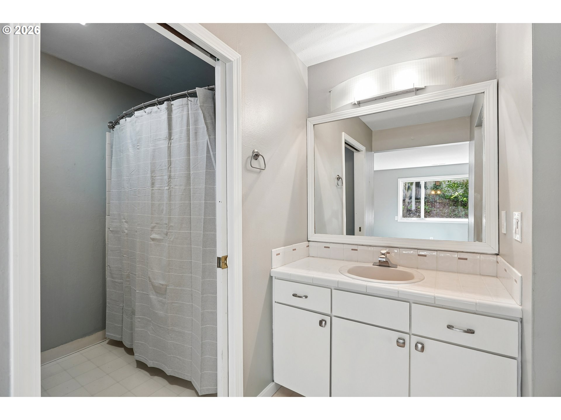 48 Eagle Crest Dr 2e Property Photo 6