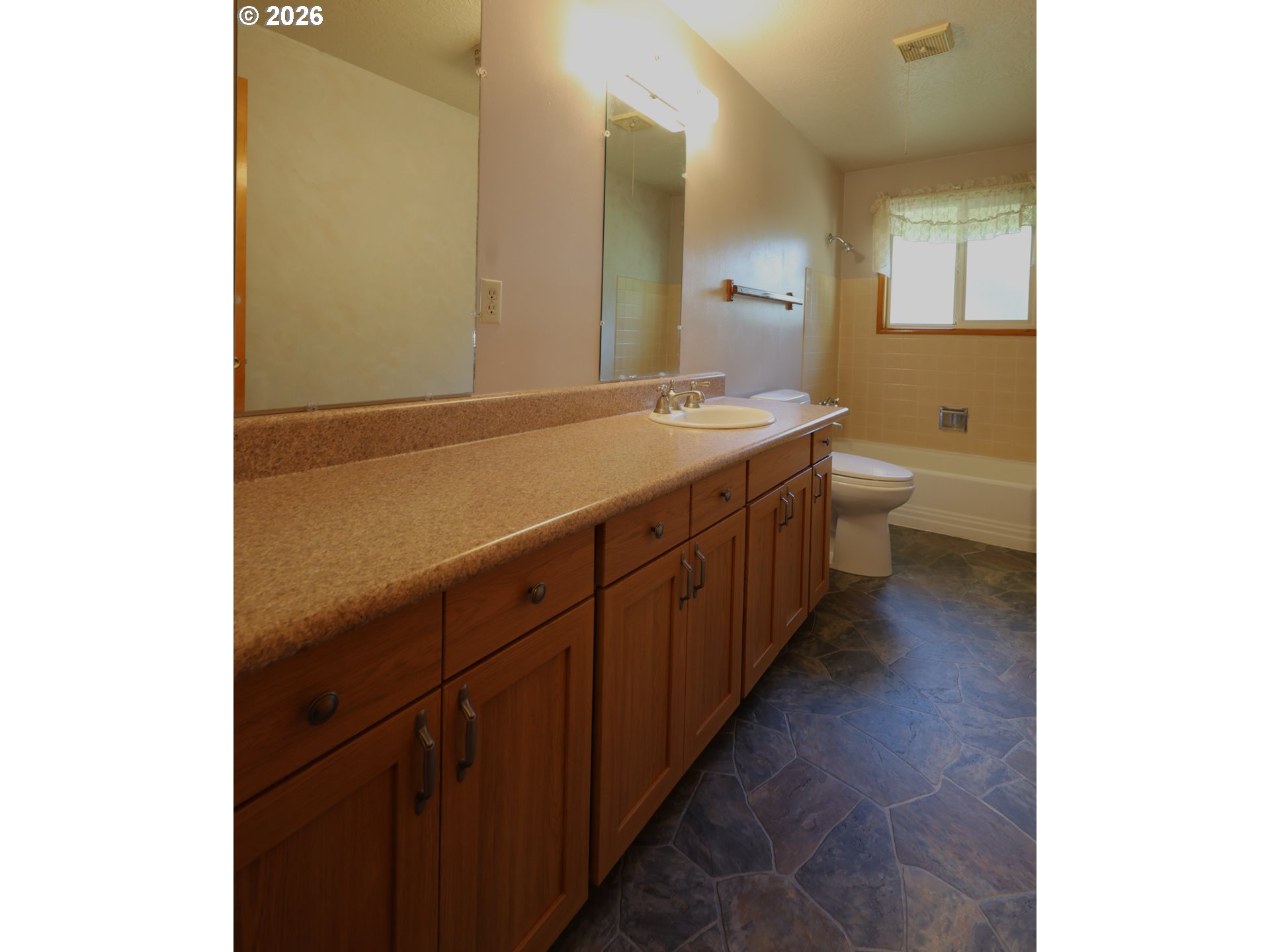10101 Se 49th Ave Property Photo 6