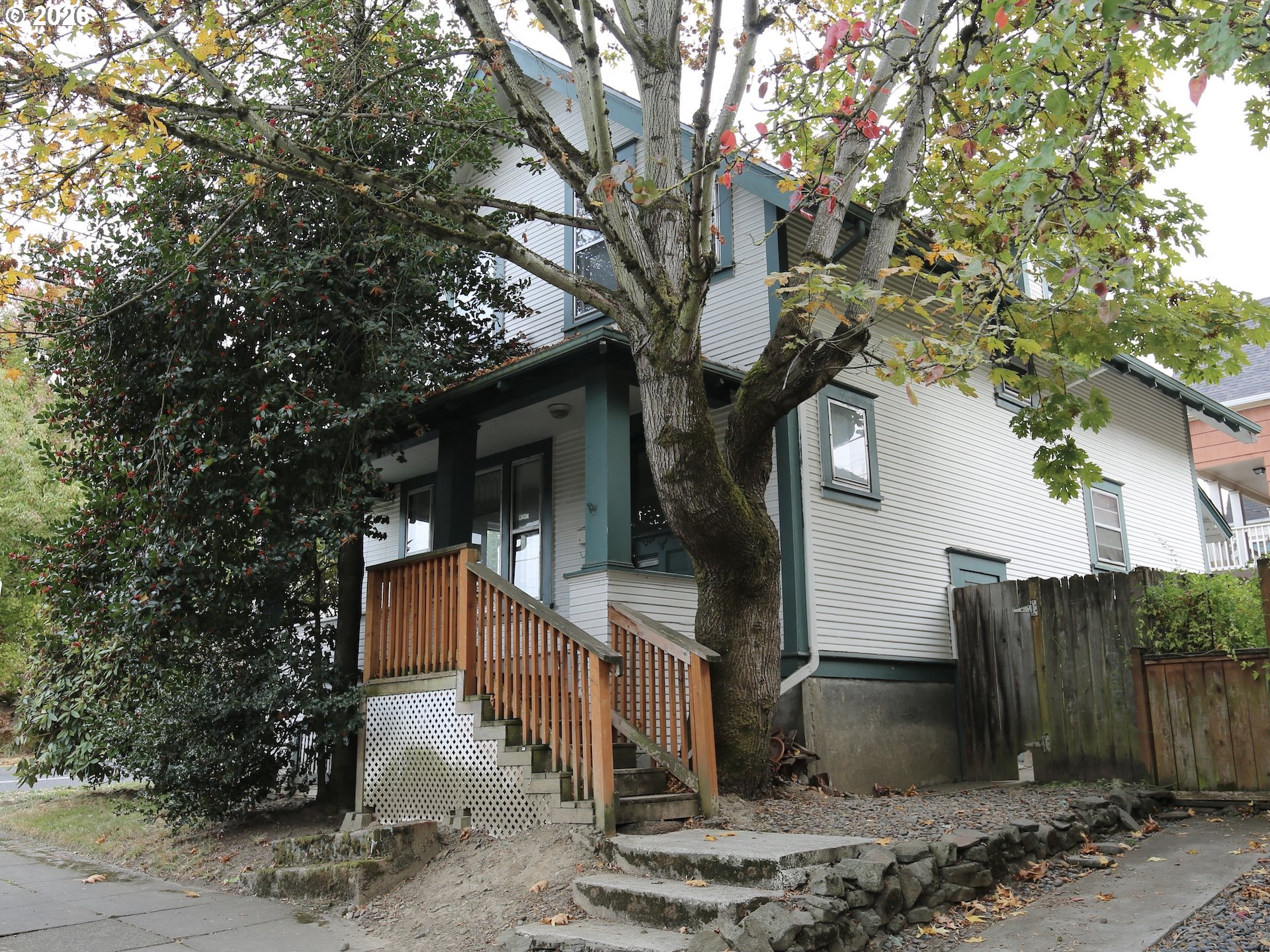 1936 Se Oak St Property Photo 1