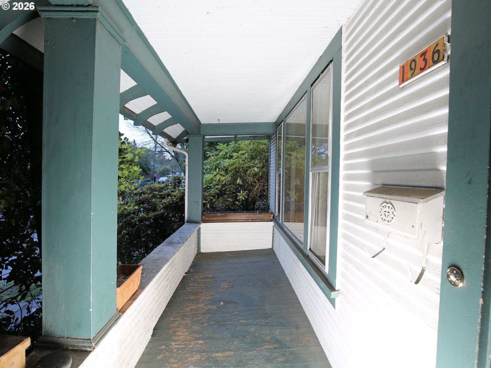 1936 Se Oak St Property Photo 3