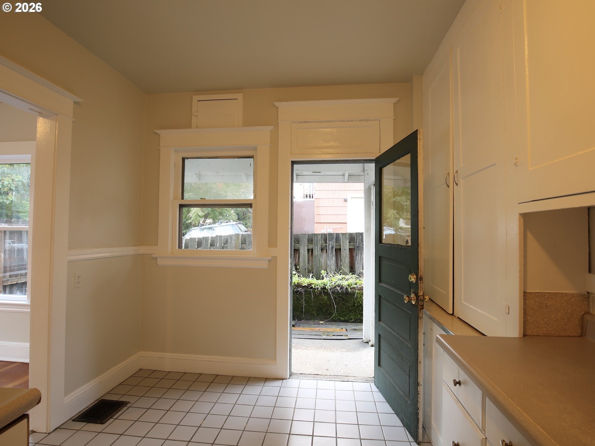 1936 Se Oak St Property Photo 24