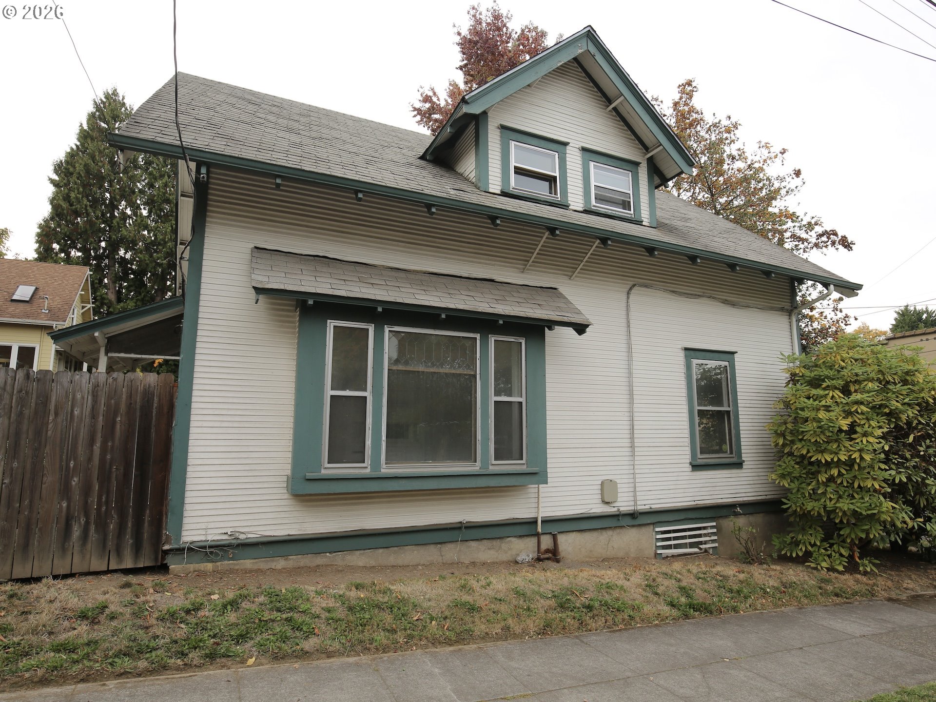 1936 Se Oak St Property Photo 37