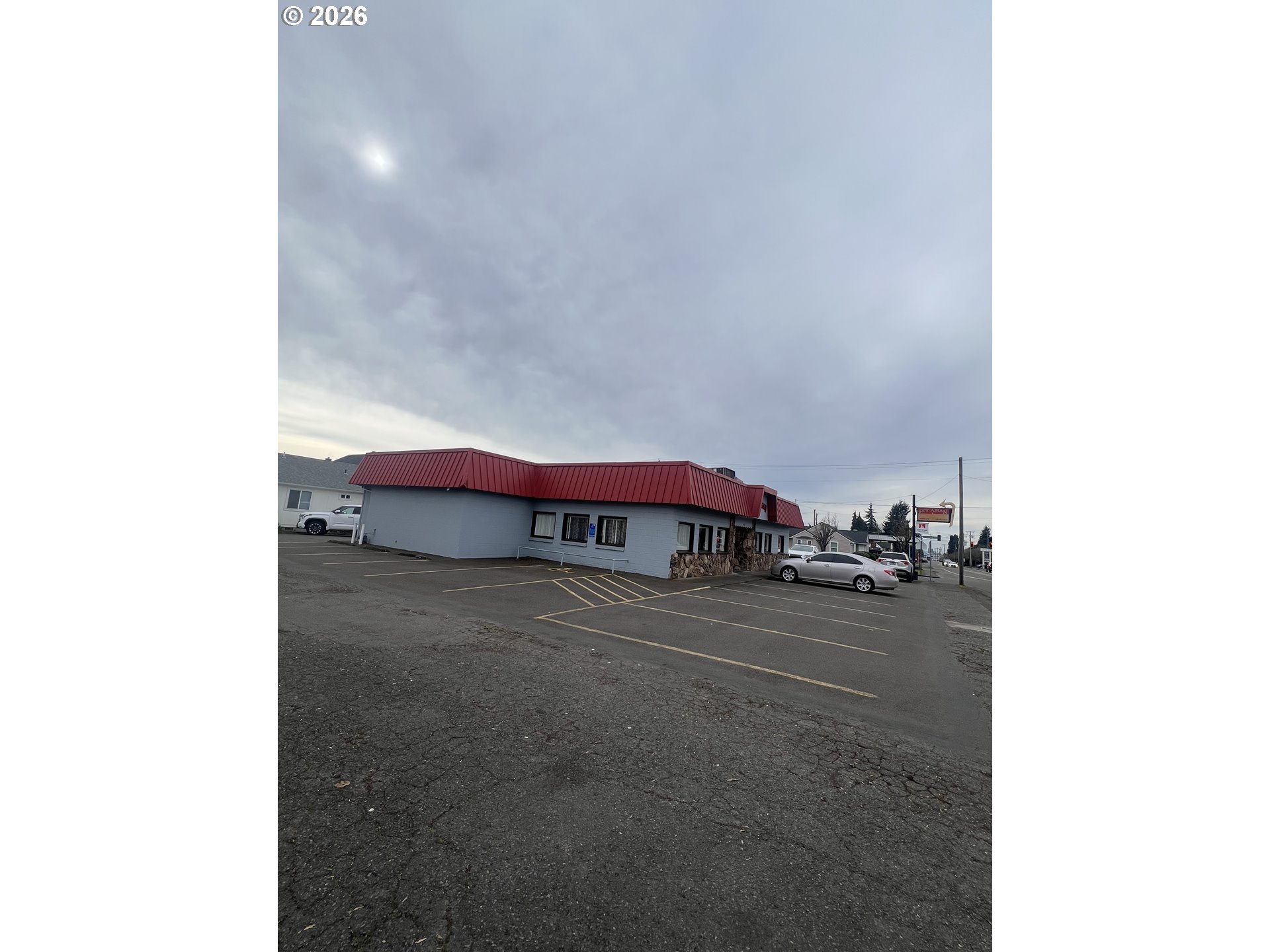 210 E Washington St Property Photo 5
