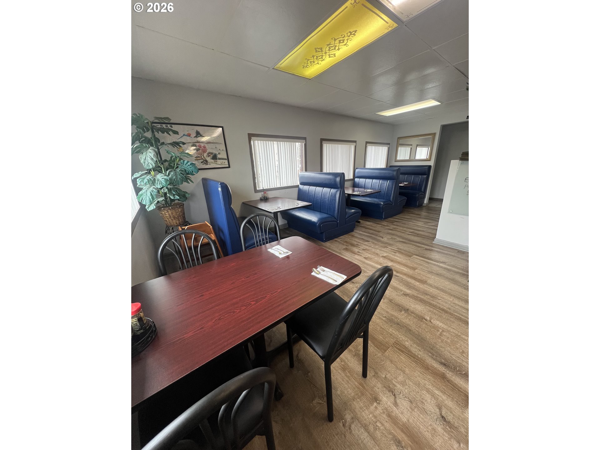 210 E Washington St Property Photo 12