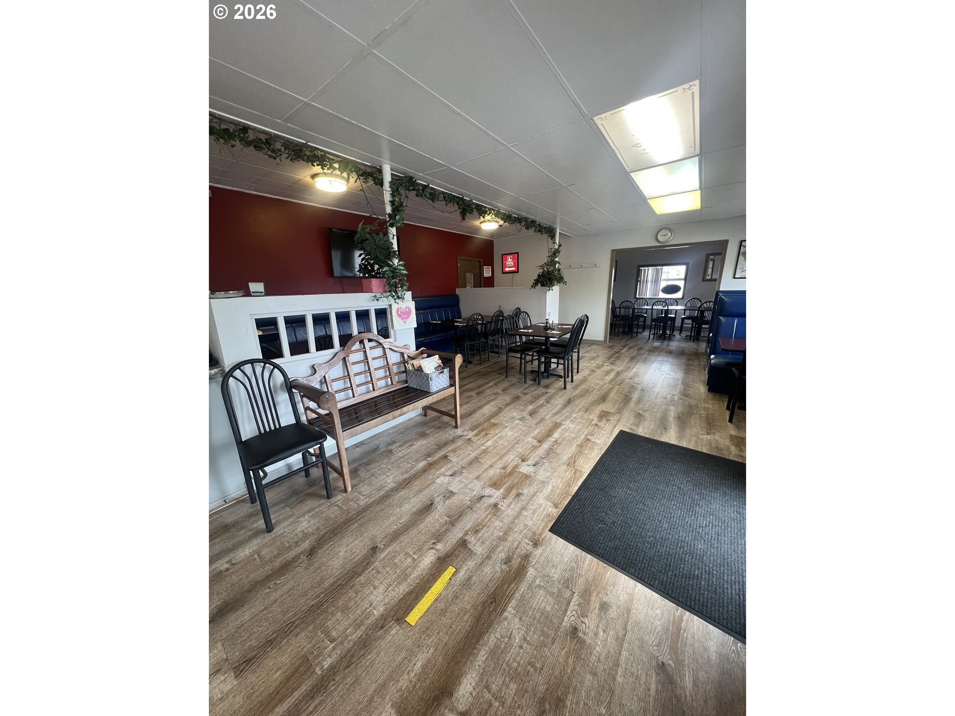 210 E Washington St Property Photo 15