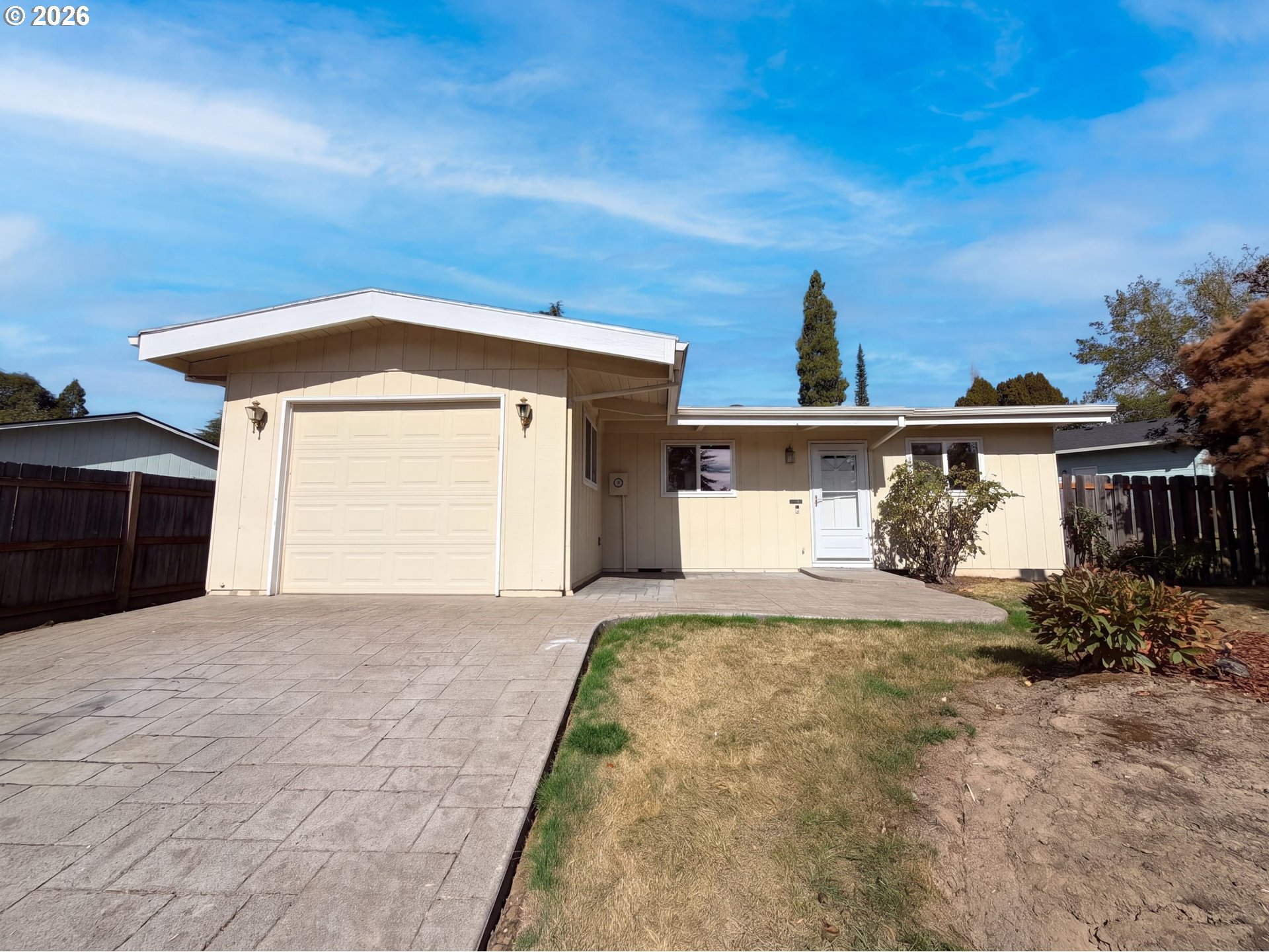 19495 Sw Southview St Property Photo 1