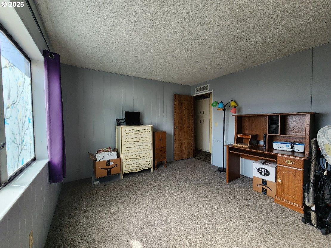 430 Birch St Property Photo 21
