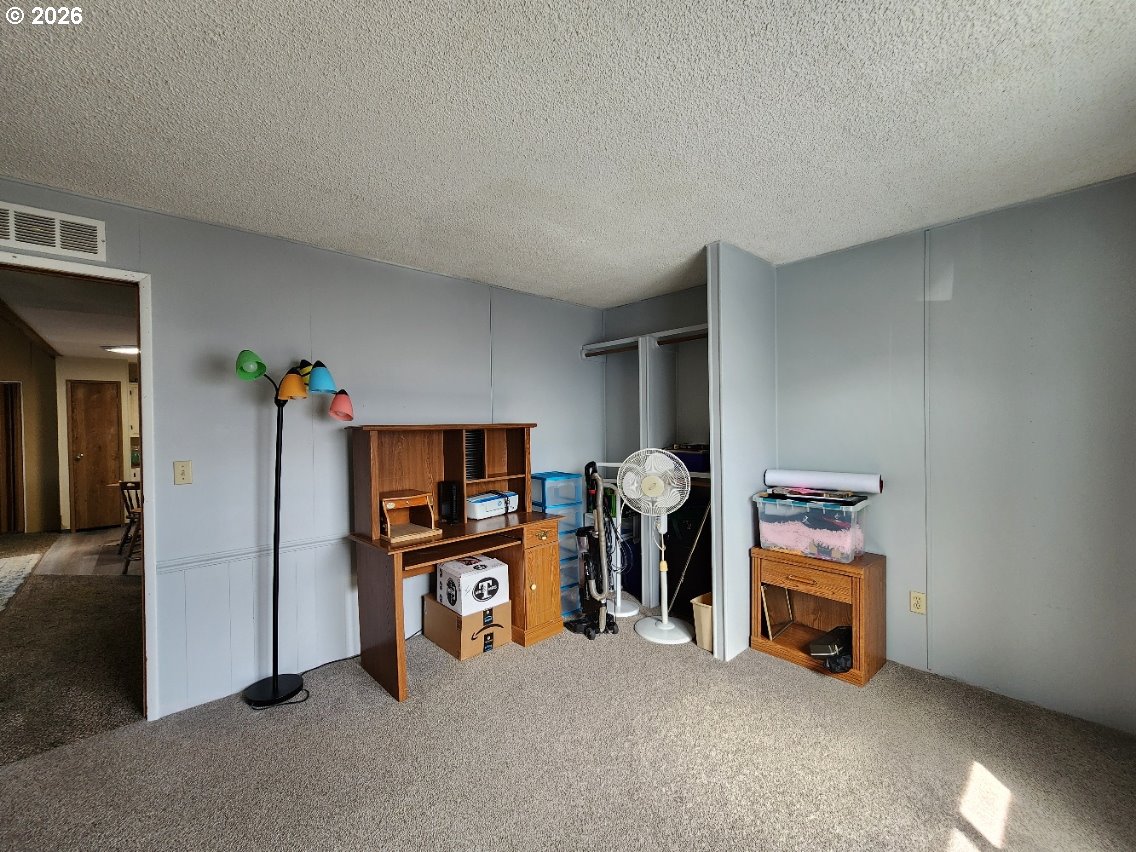 430 Birch St Property Photo 22