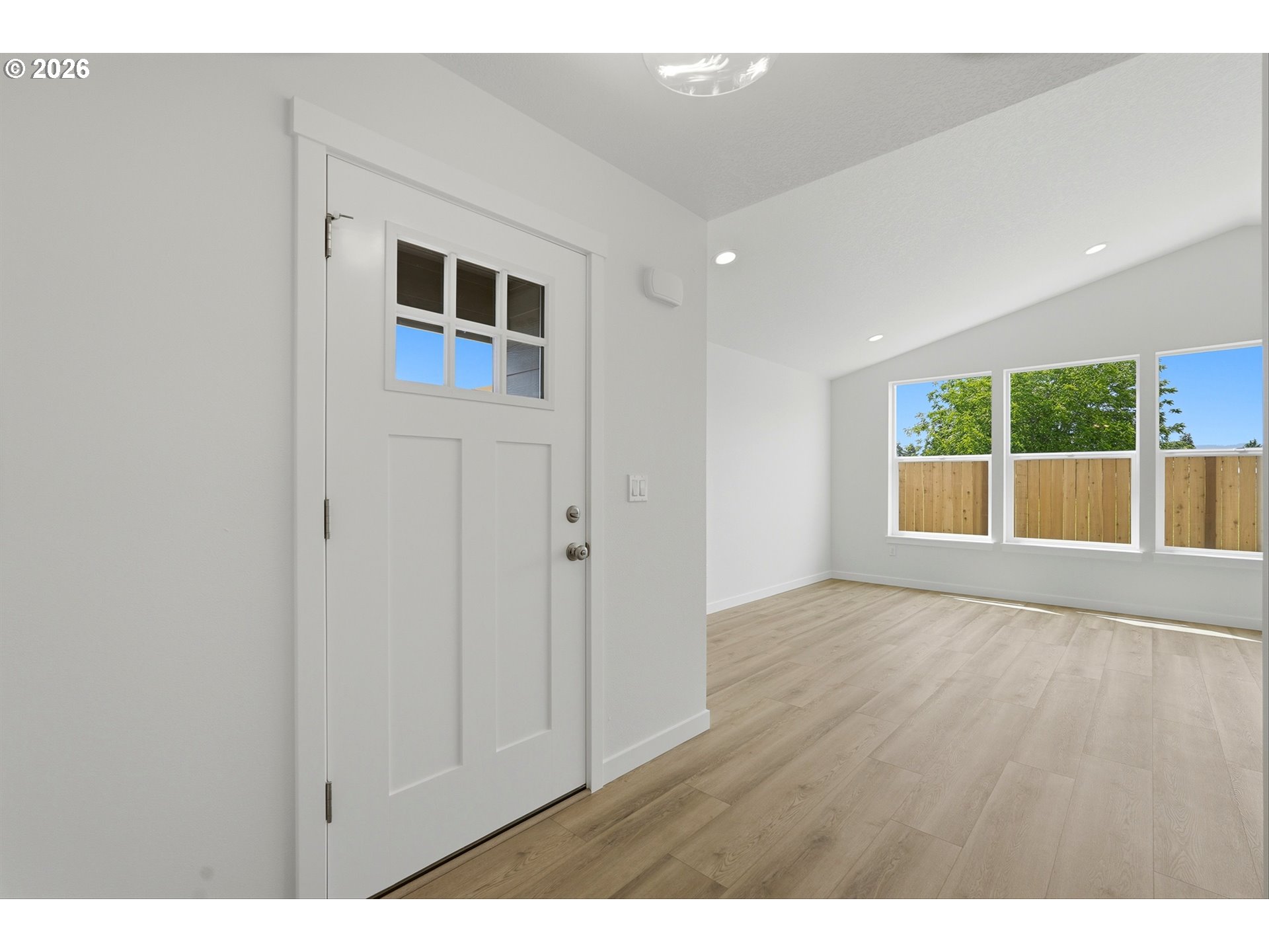 369 Se Shetterly Dr Property Photo 2