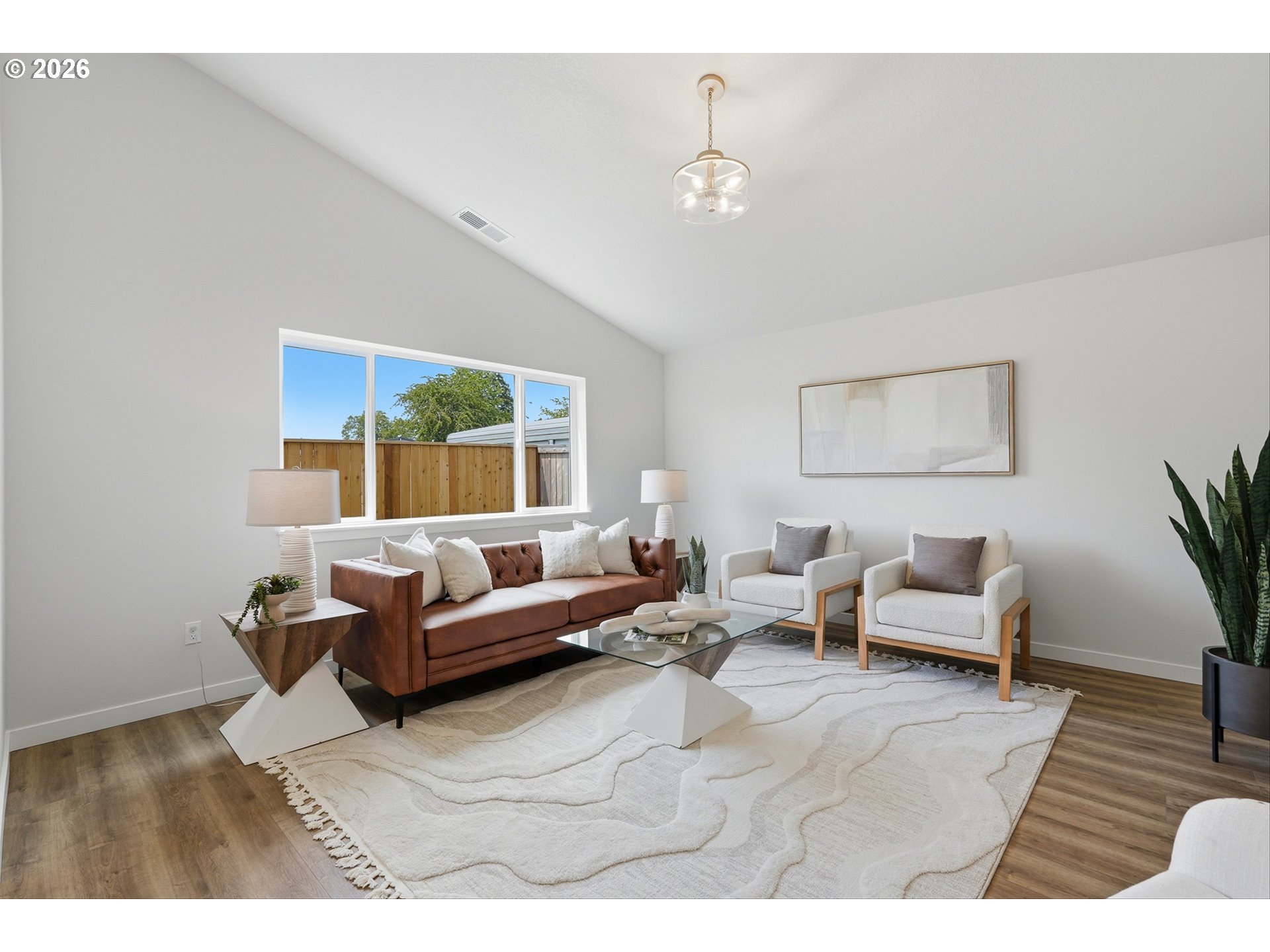 369 Se Shetterly Dr Property Photo 3