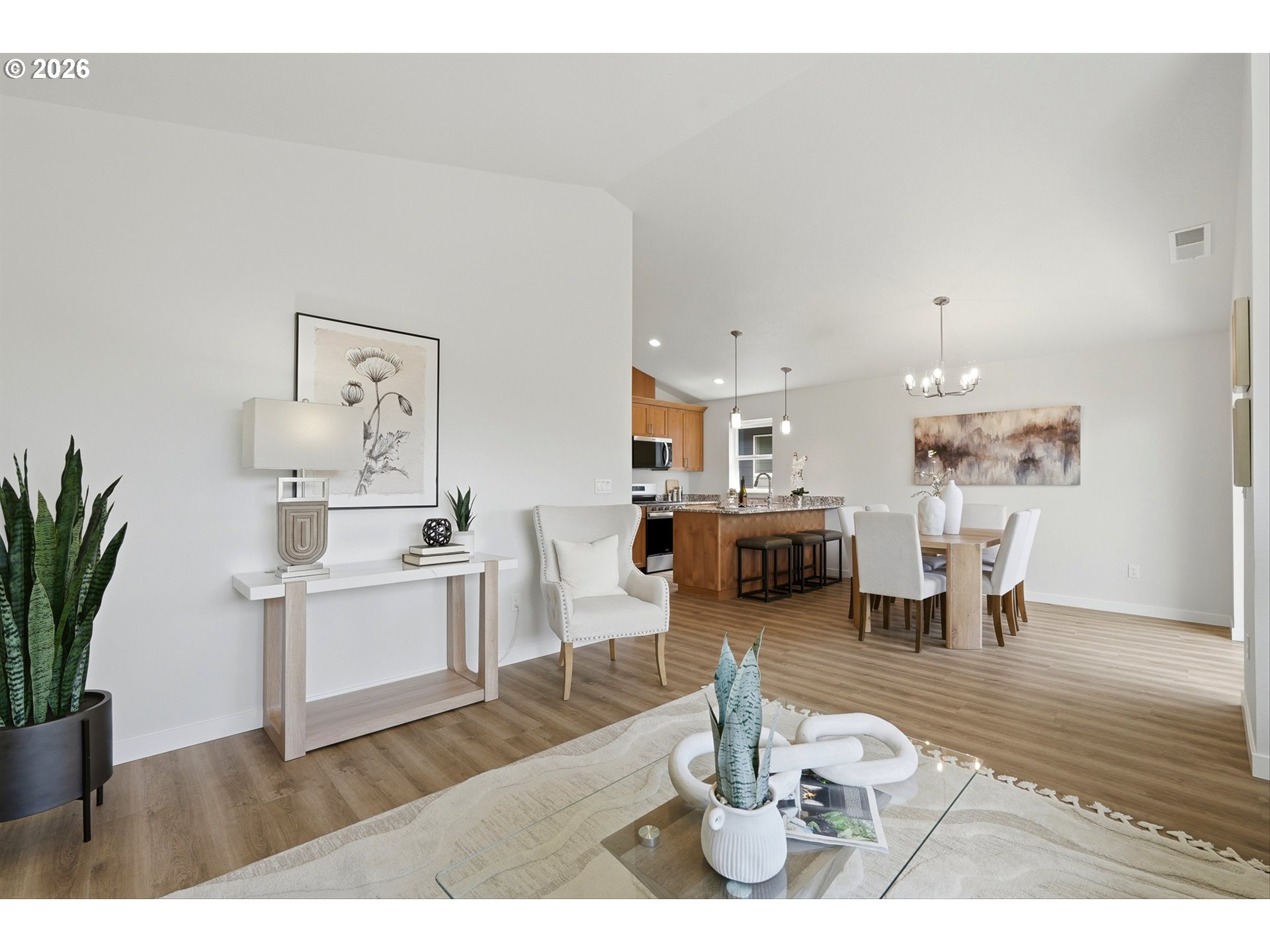 369 Se Shetterly Dr Property Photo 4