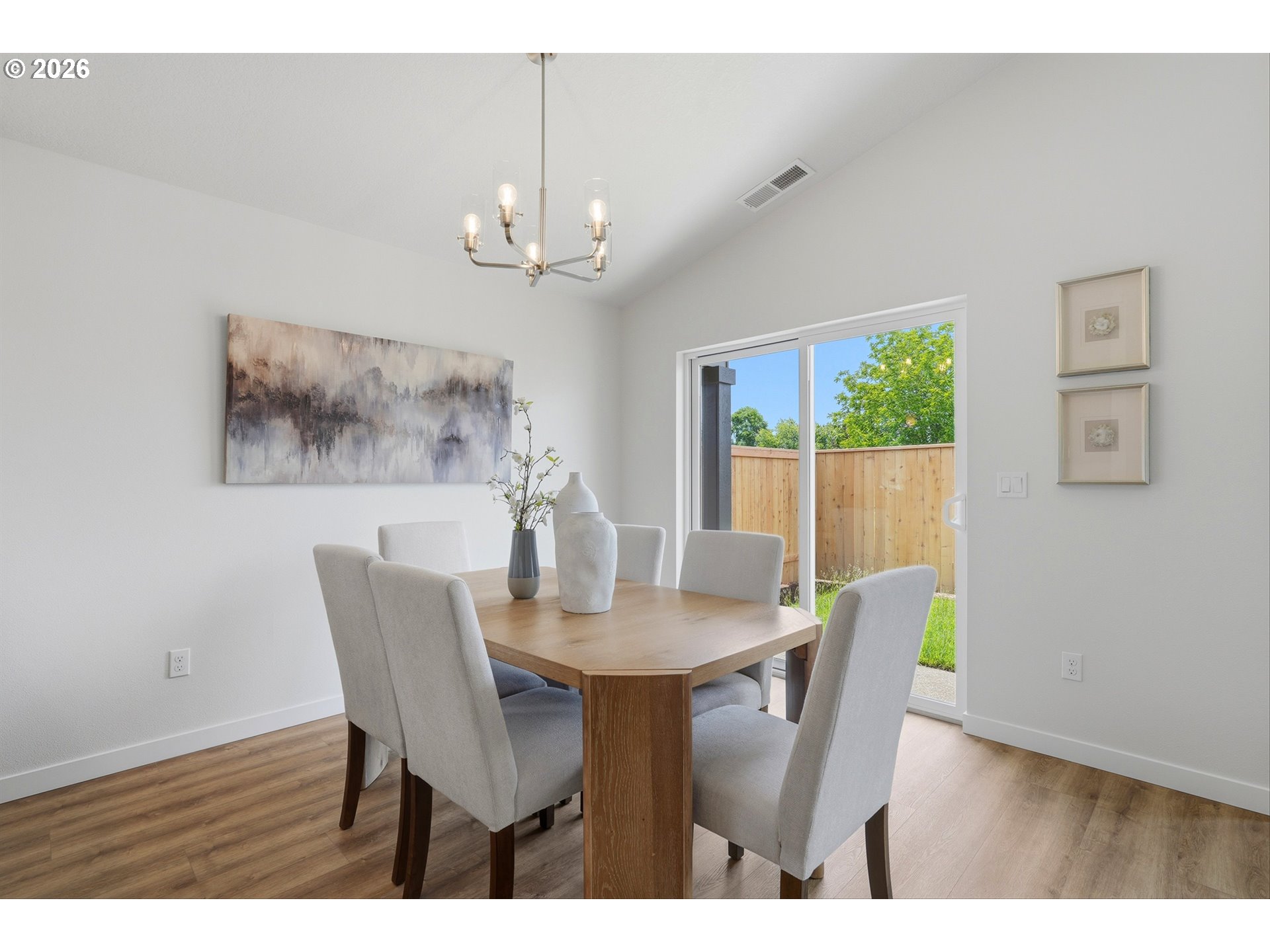 369 Se Shetterly Dr Property Photo 7