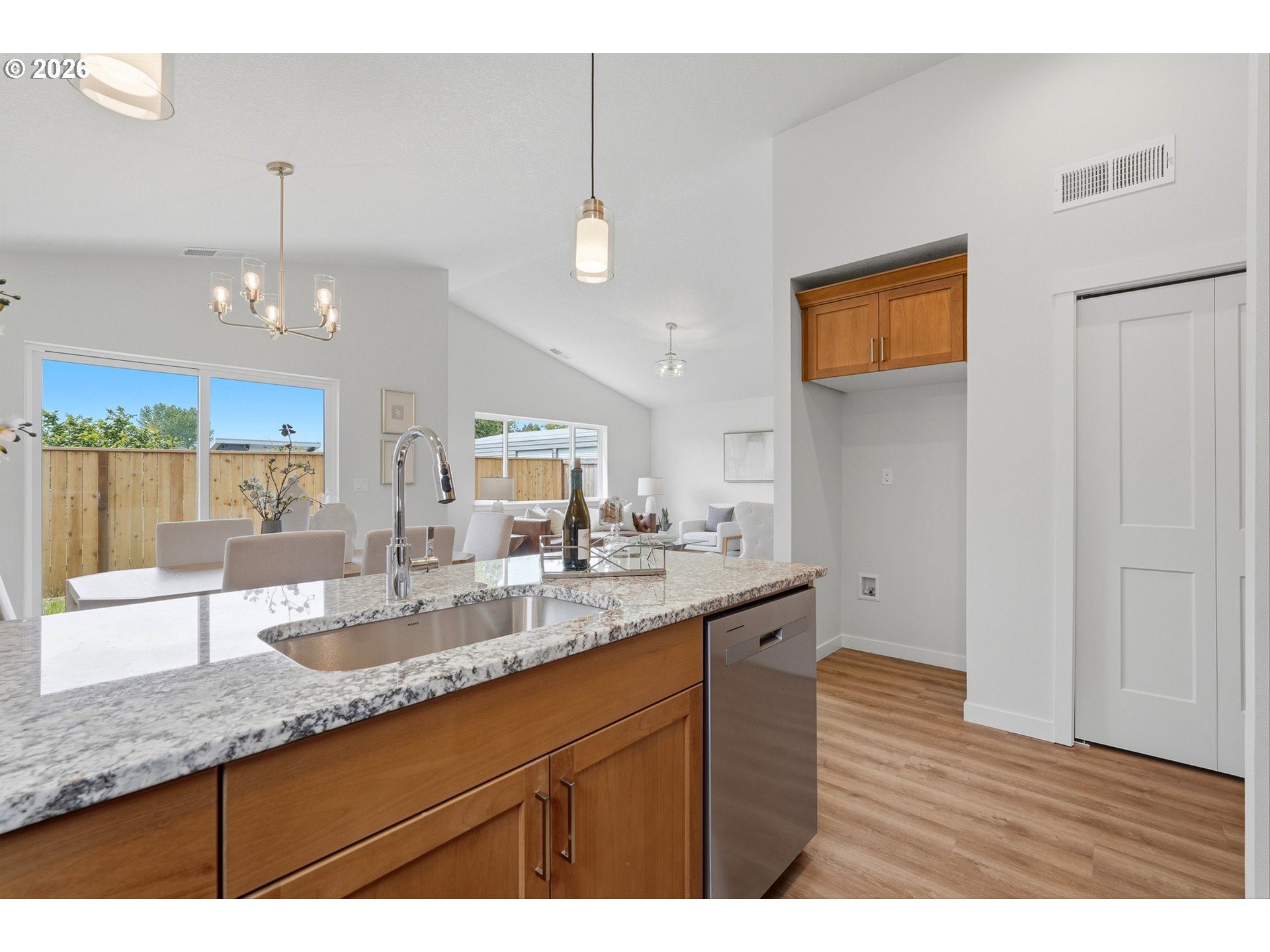 369 Se Shetterly Dr Property Photo 11