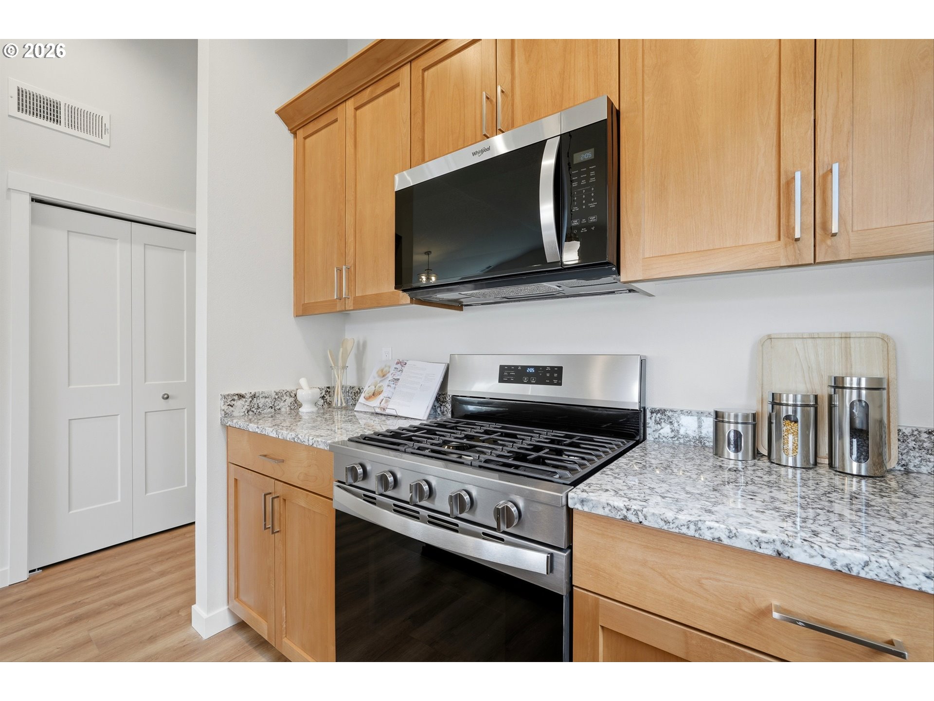 369 Se Shetterly Dr Property Photo 12