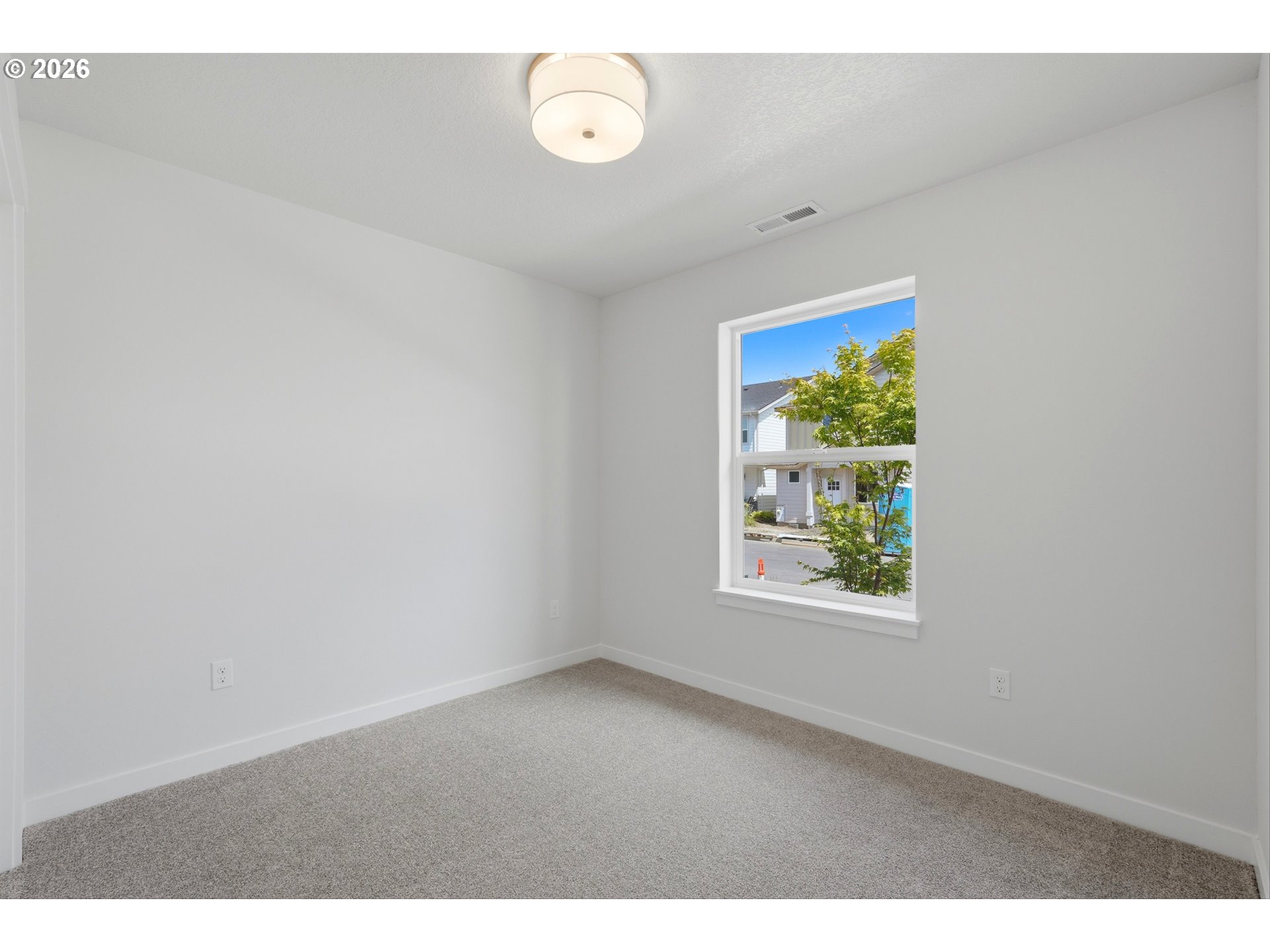 369 Se Shetterly Dr Property Photo 13