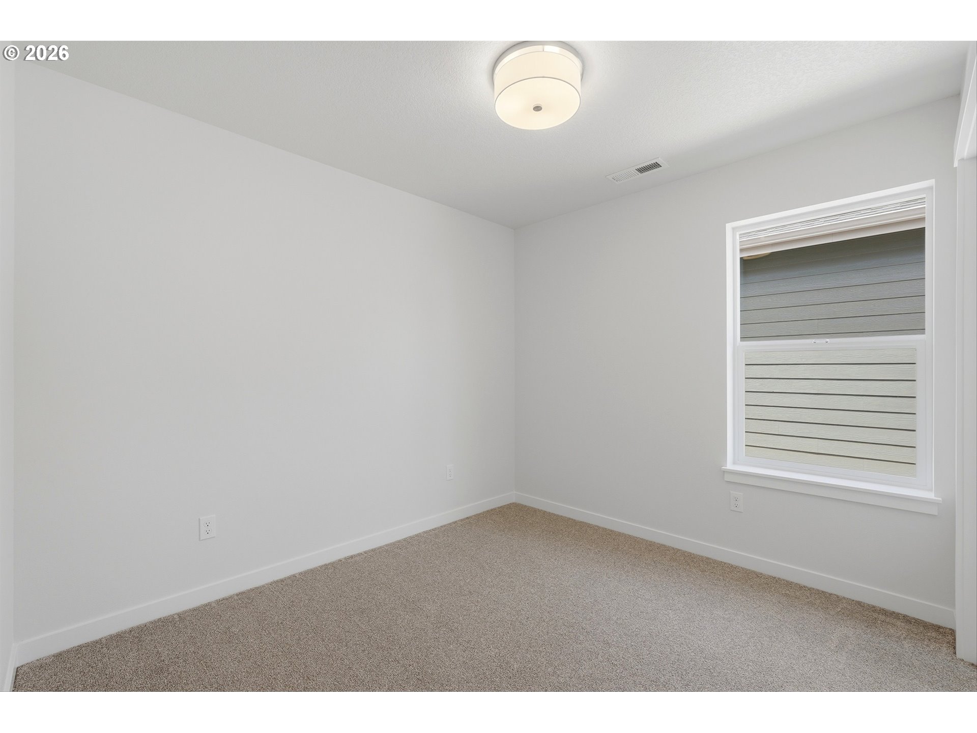 369 Se Shetterly Dr Property Photo 15