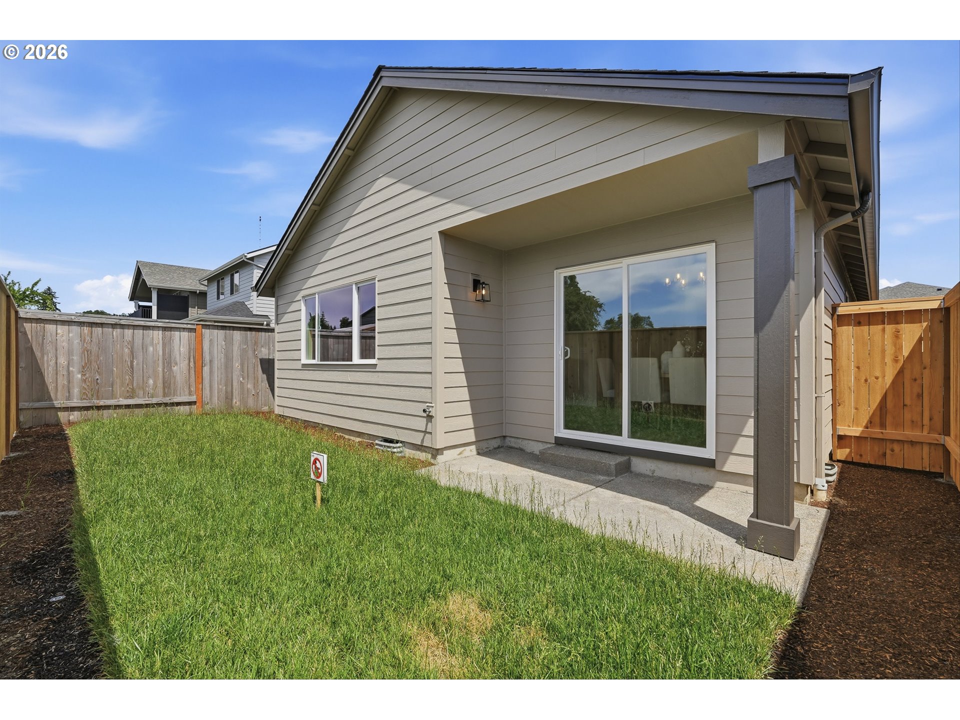 369 Se Shetterly Dr Property Photo 21