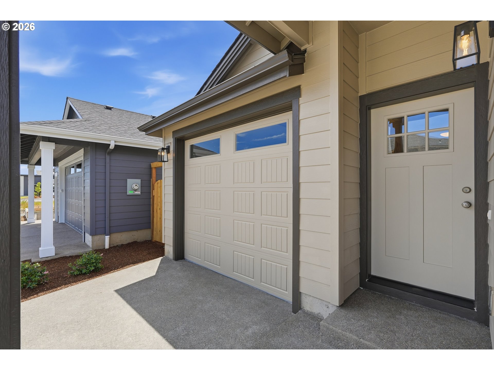 369 Se Shetterly Dr Property Photo 23