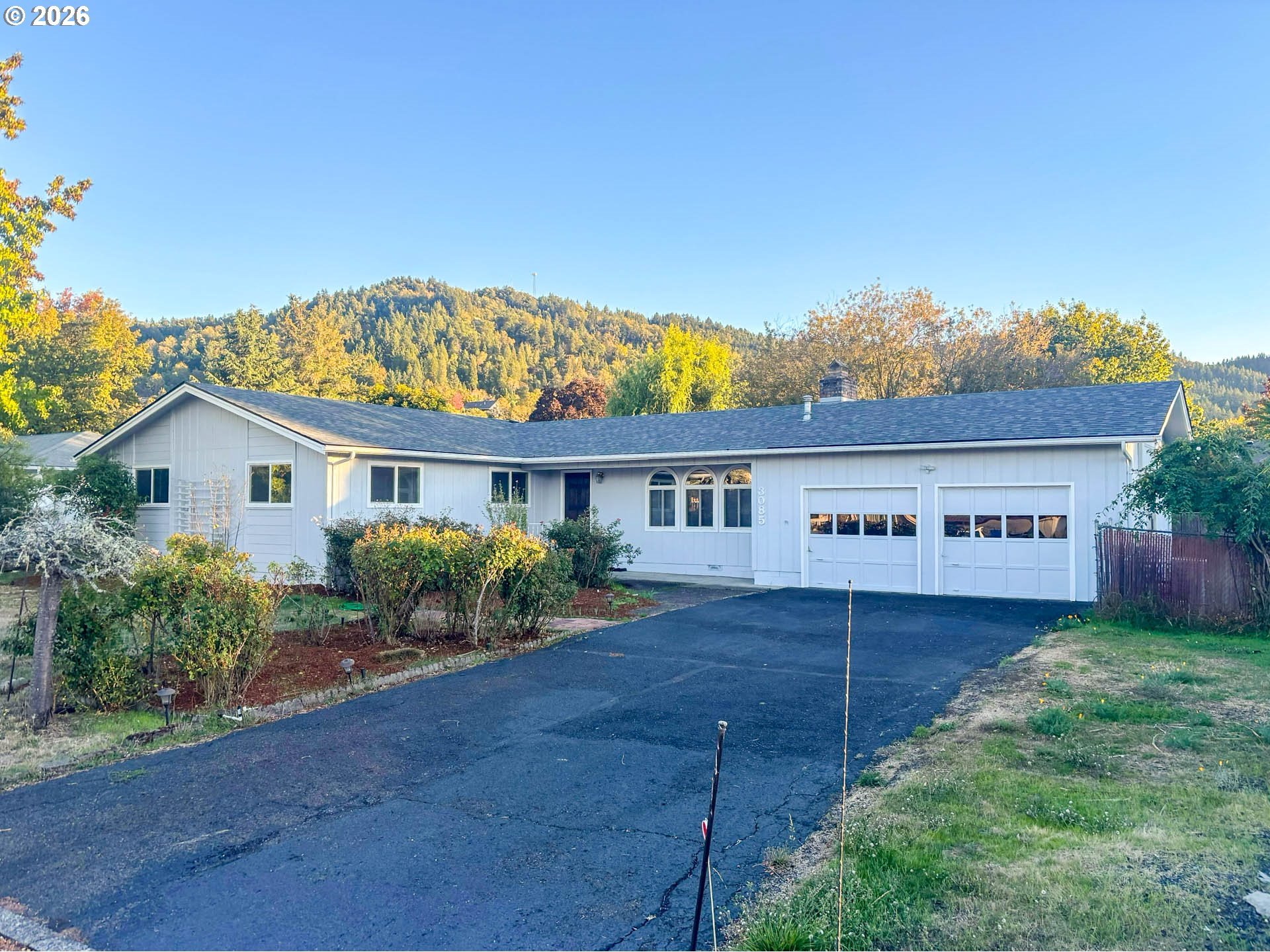 3085 W SHASTA AVE Property Photo 1