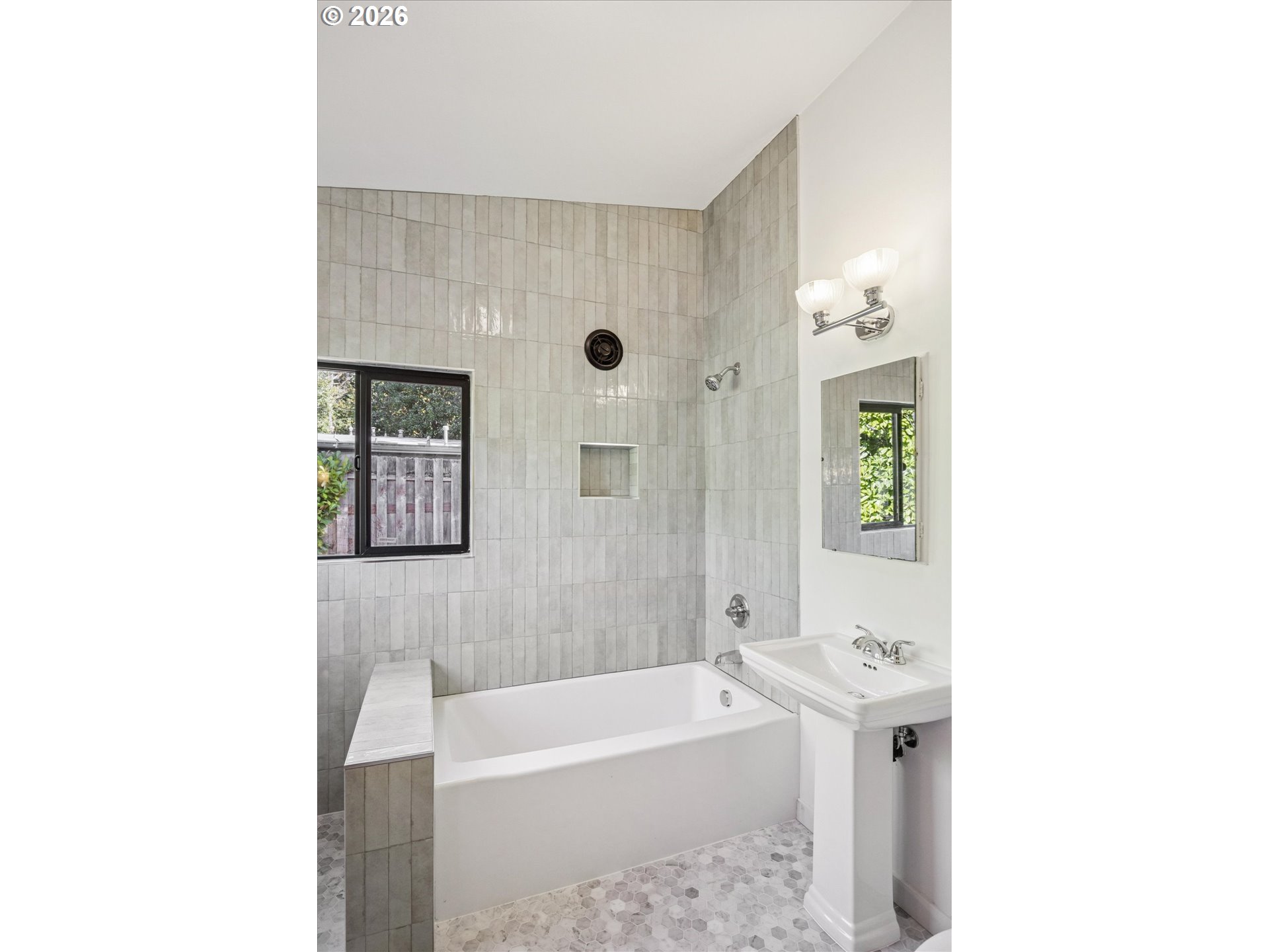 4104 Farview Dr Property Photo 24