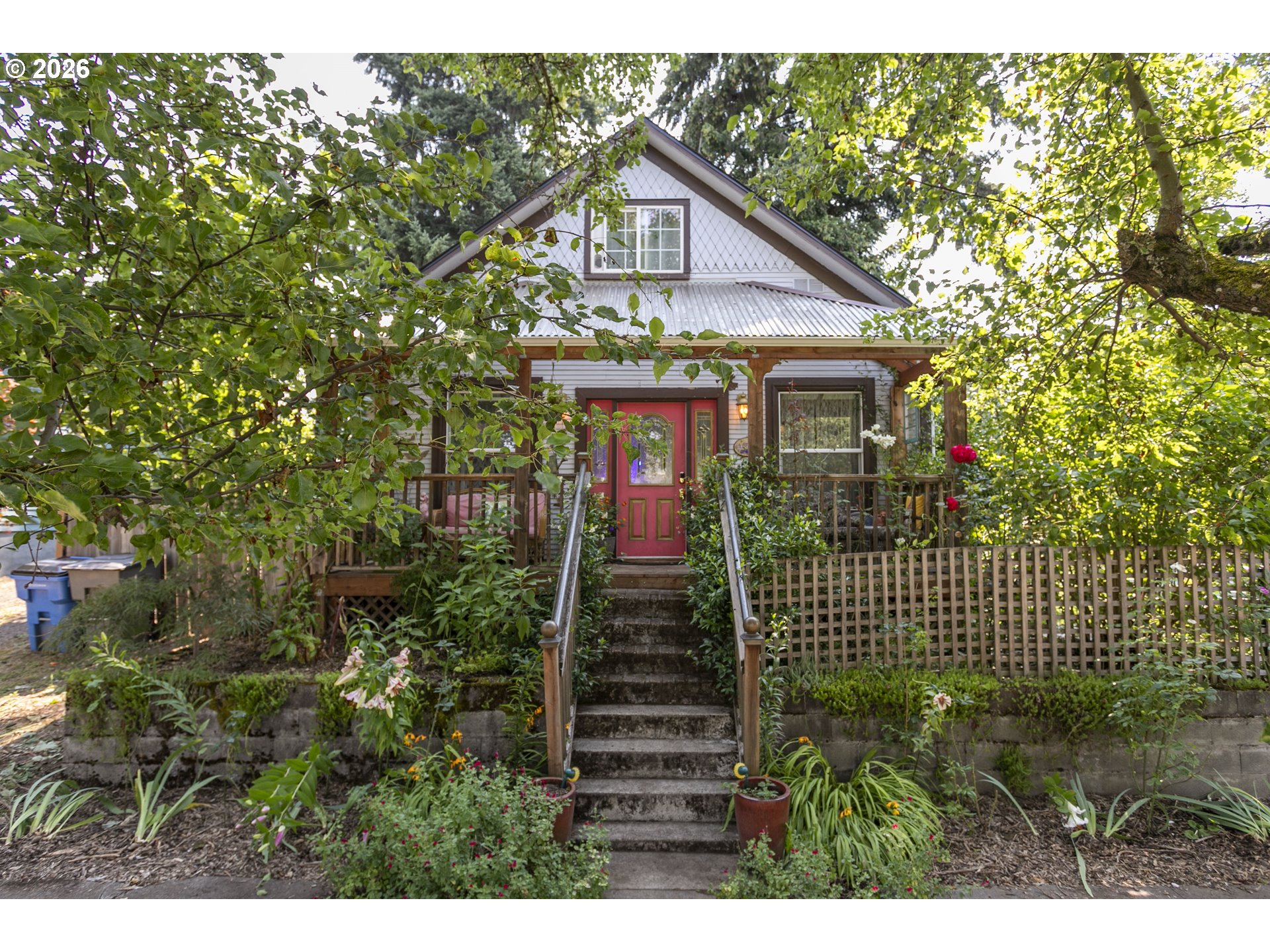 1901 Grant St Property Photo 1