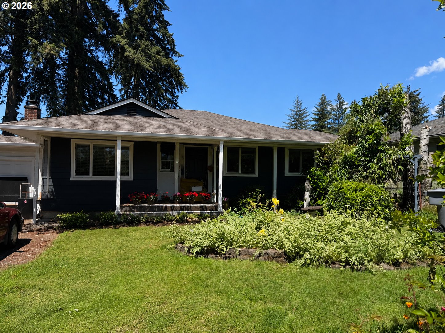 1905 WILLAMETTE AVE NE Property Photo 1