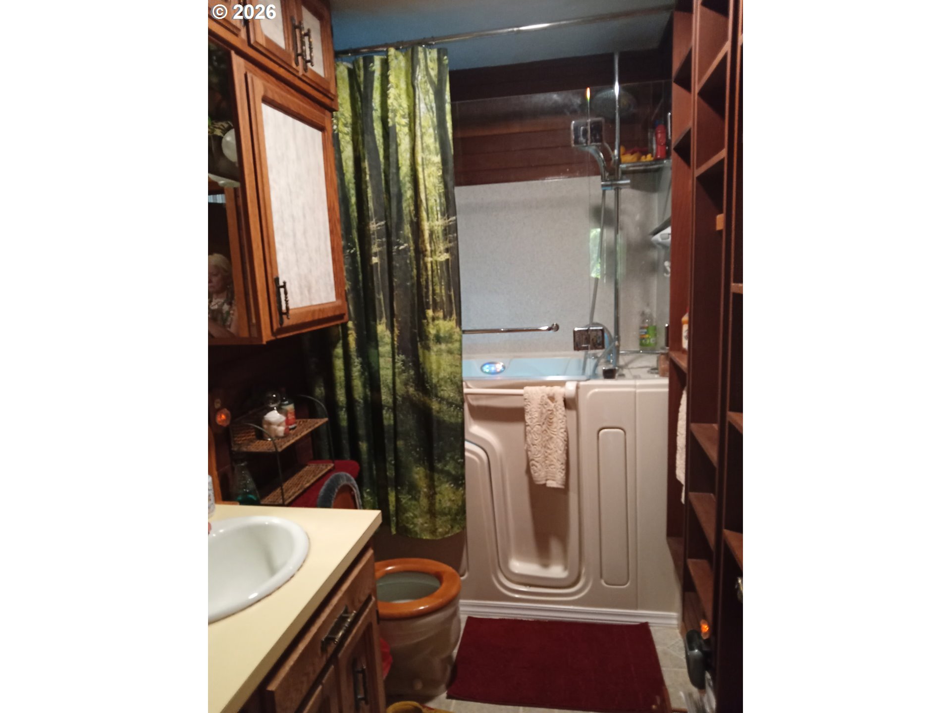 1905 Willamette Ave Ne Property Photo 2