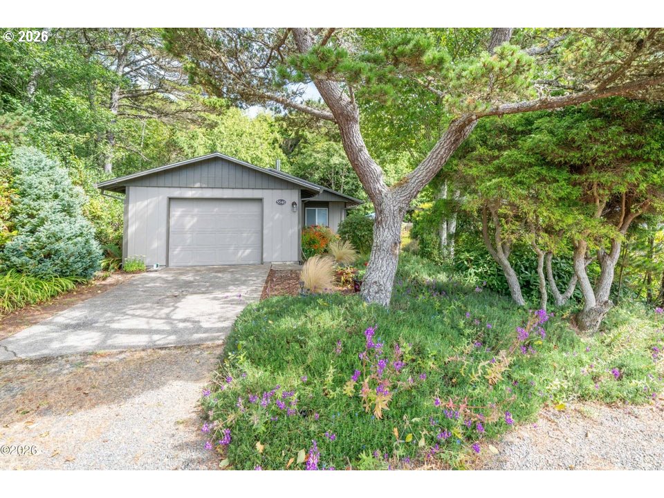 5540 Palisades Dr Property Photo 1