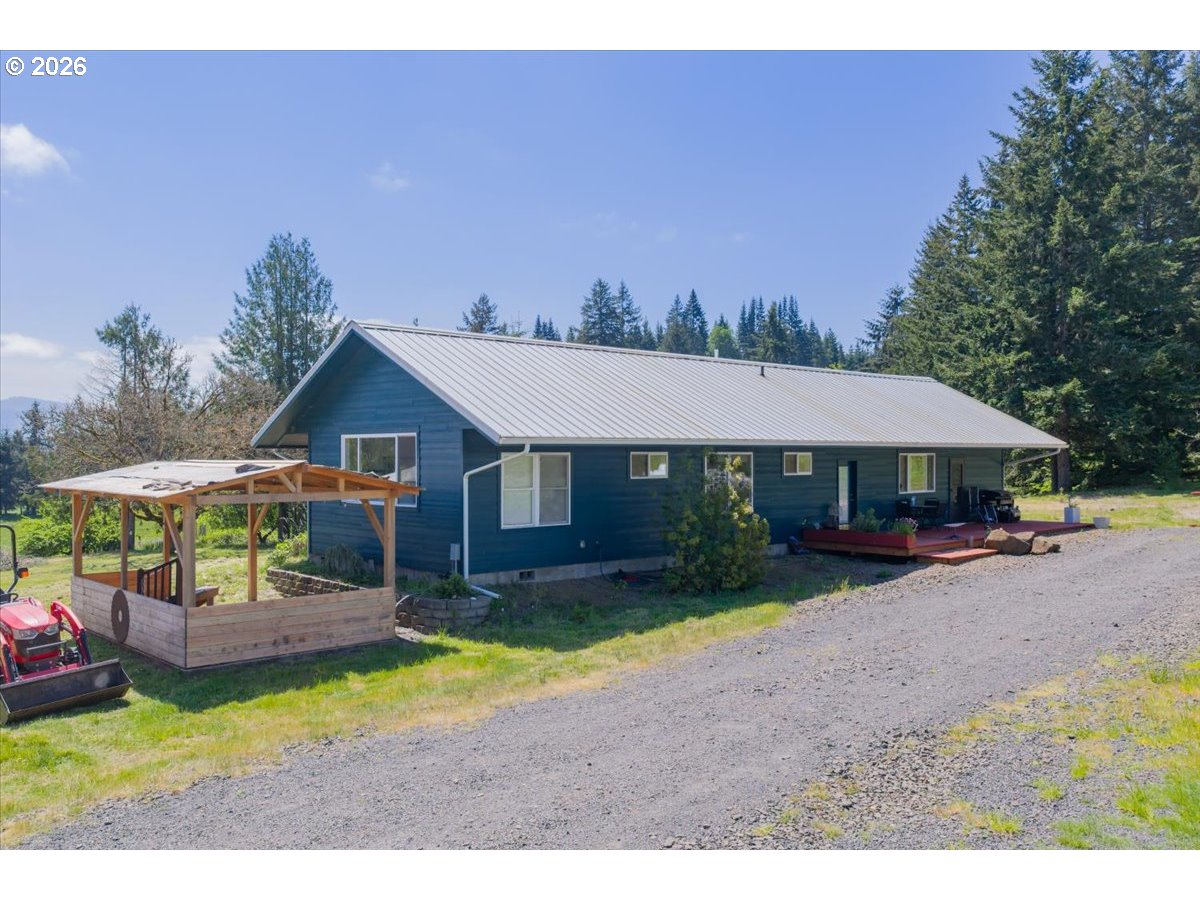 28600 Jones Dr Property Photo 1