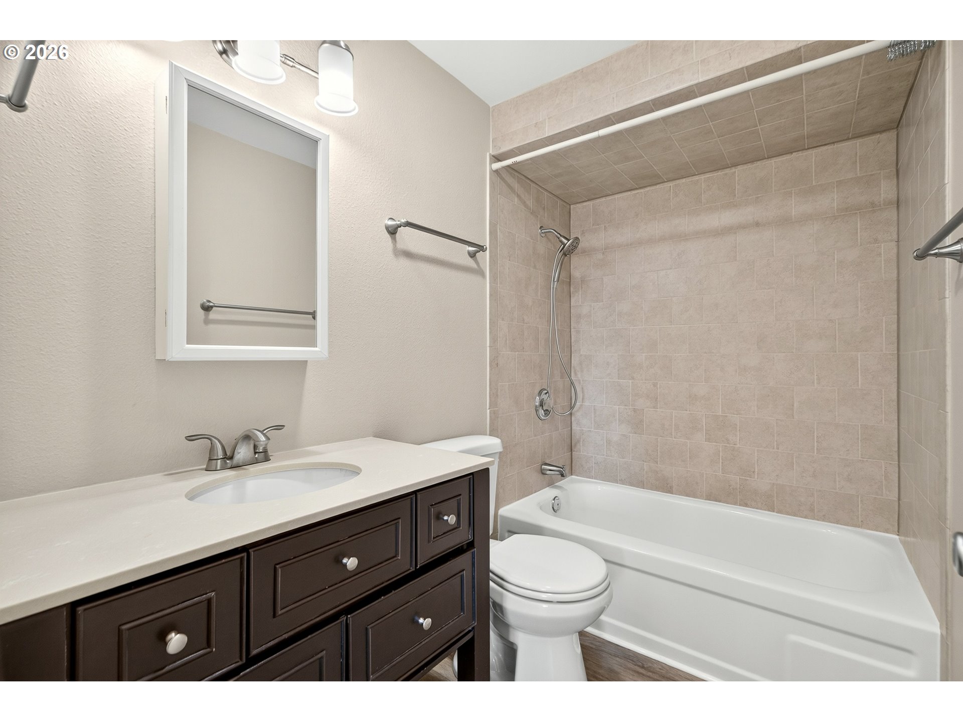 9469 N Saint Louis Ave Property Photo 20