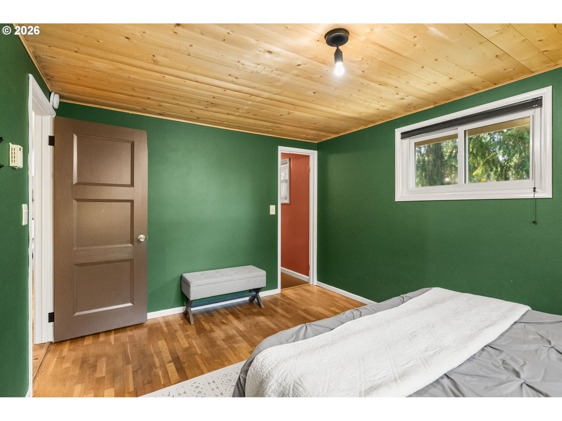 105 W 35th Pl Property Photo 18