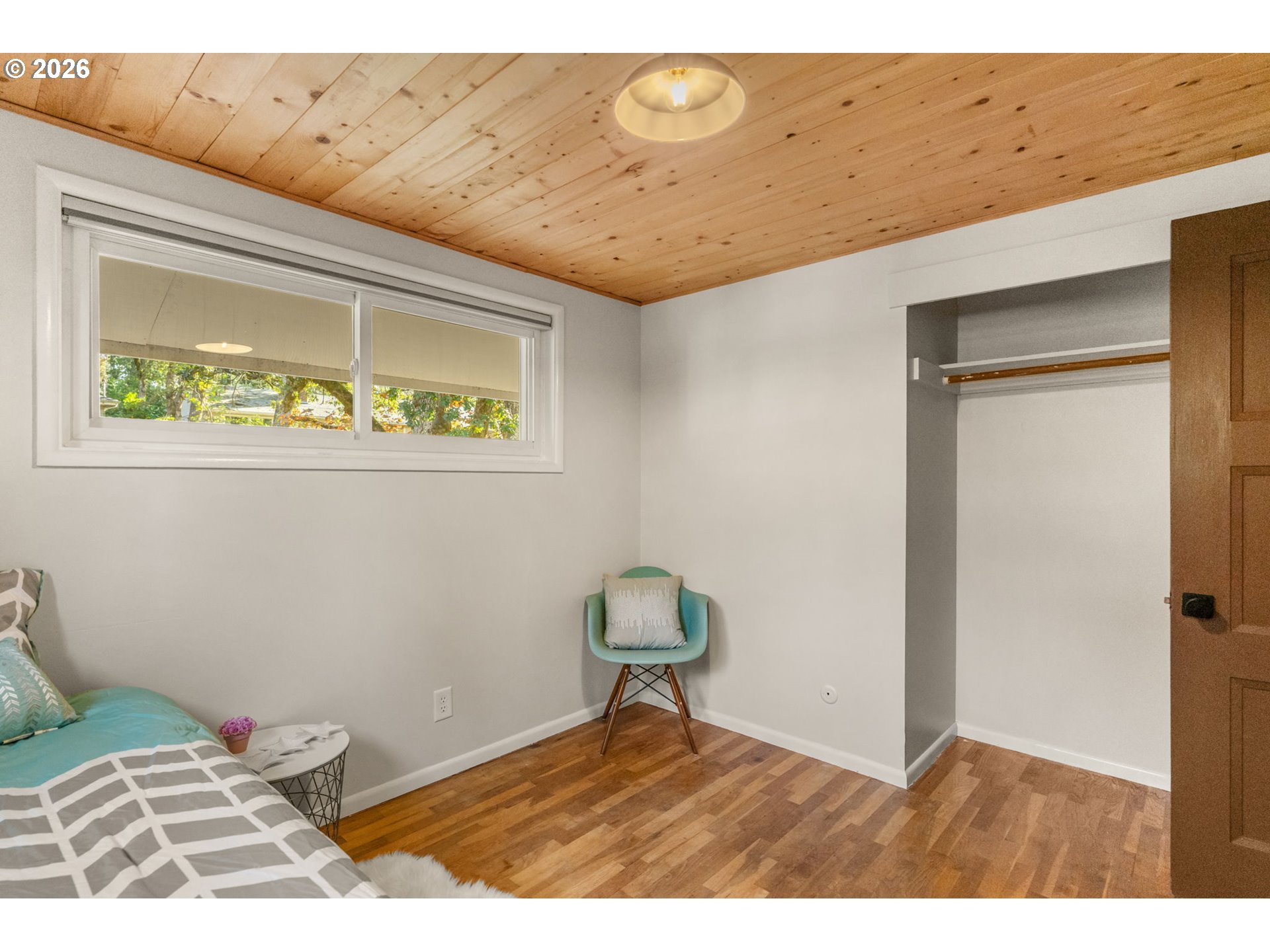 105 W 35th Pl Property Photo 22