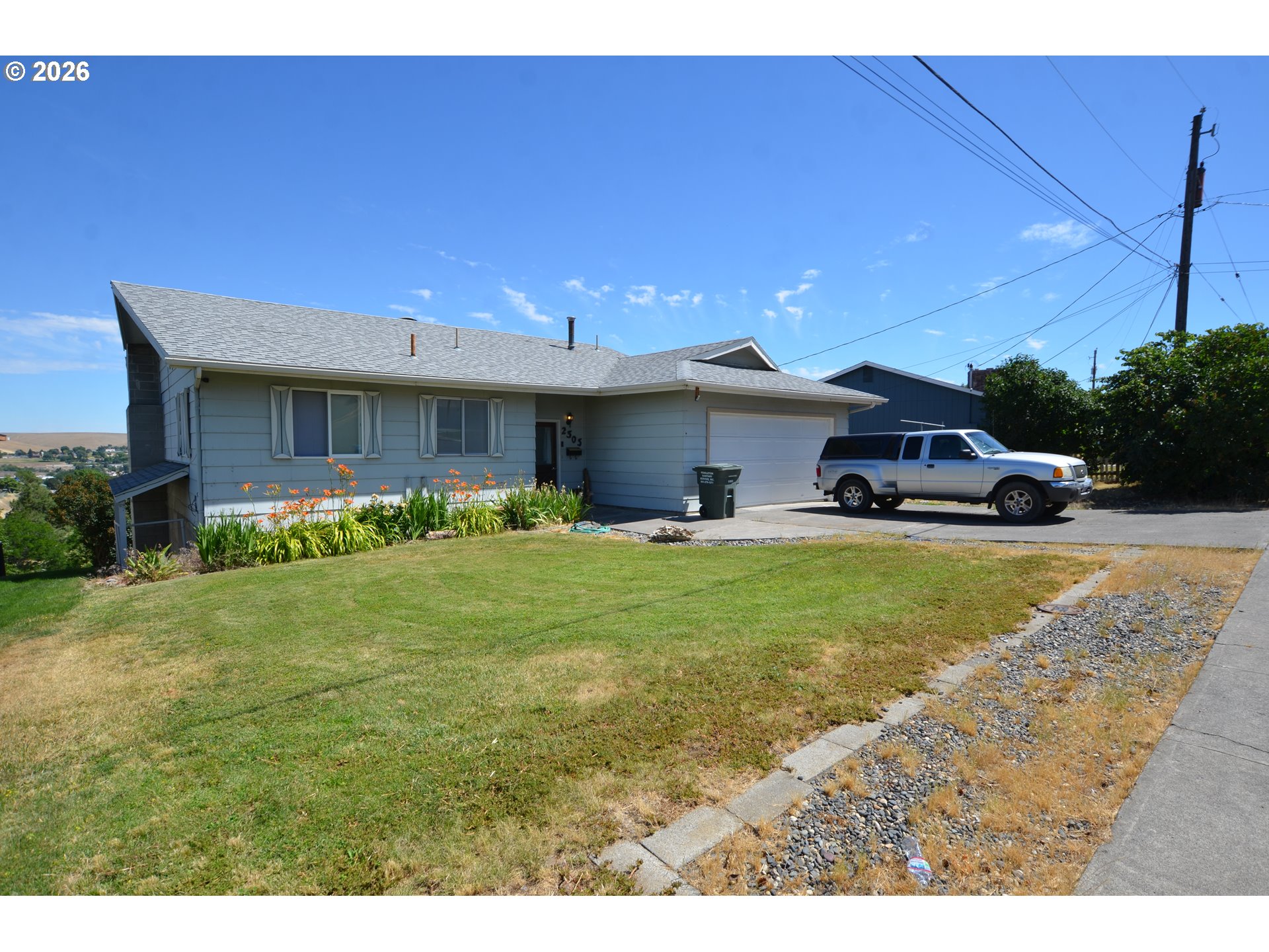 2303 Sw Ladow Ave Property Photo 1