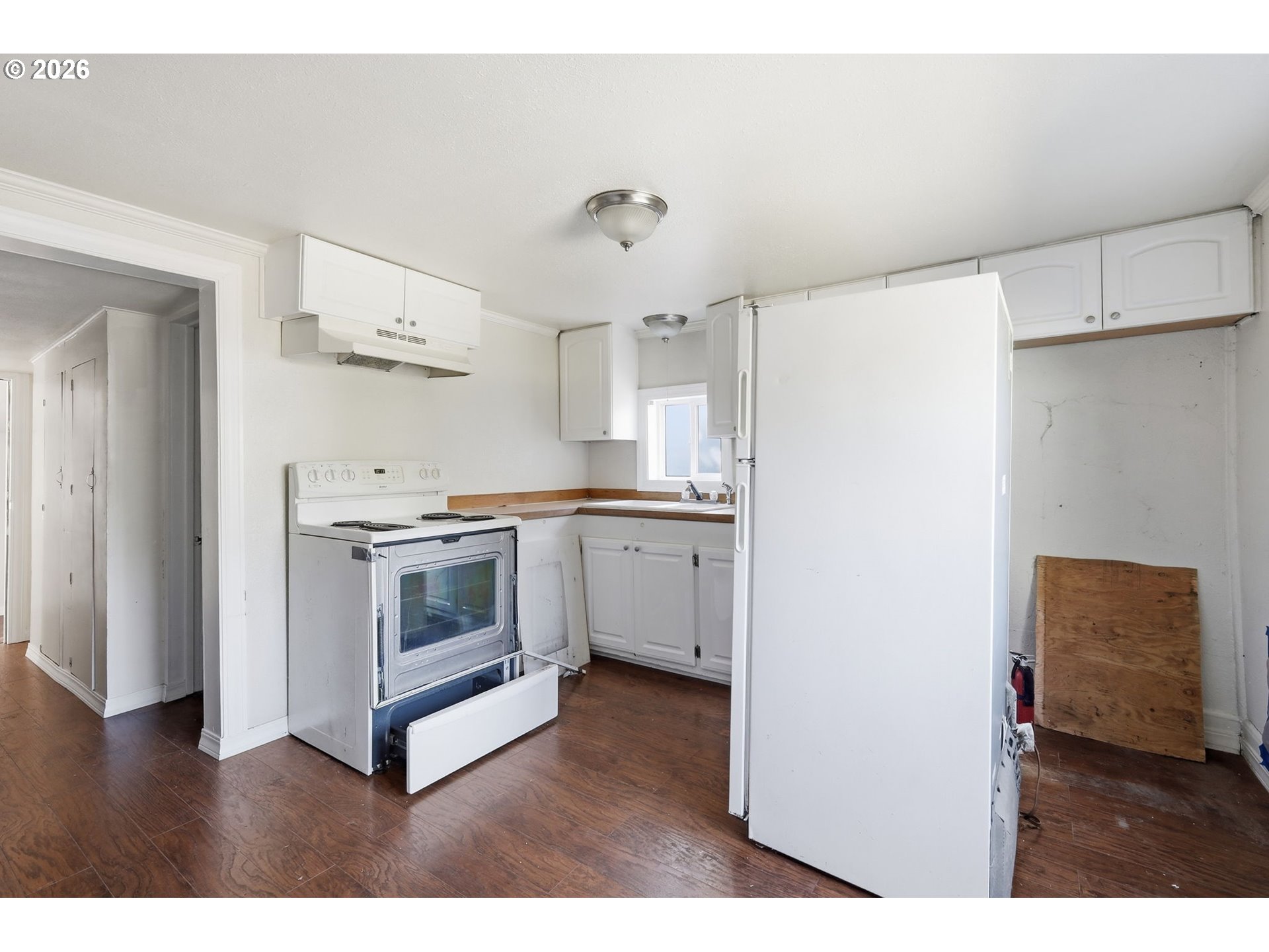 2049 City View St Property Photo 5