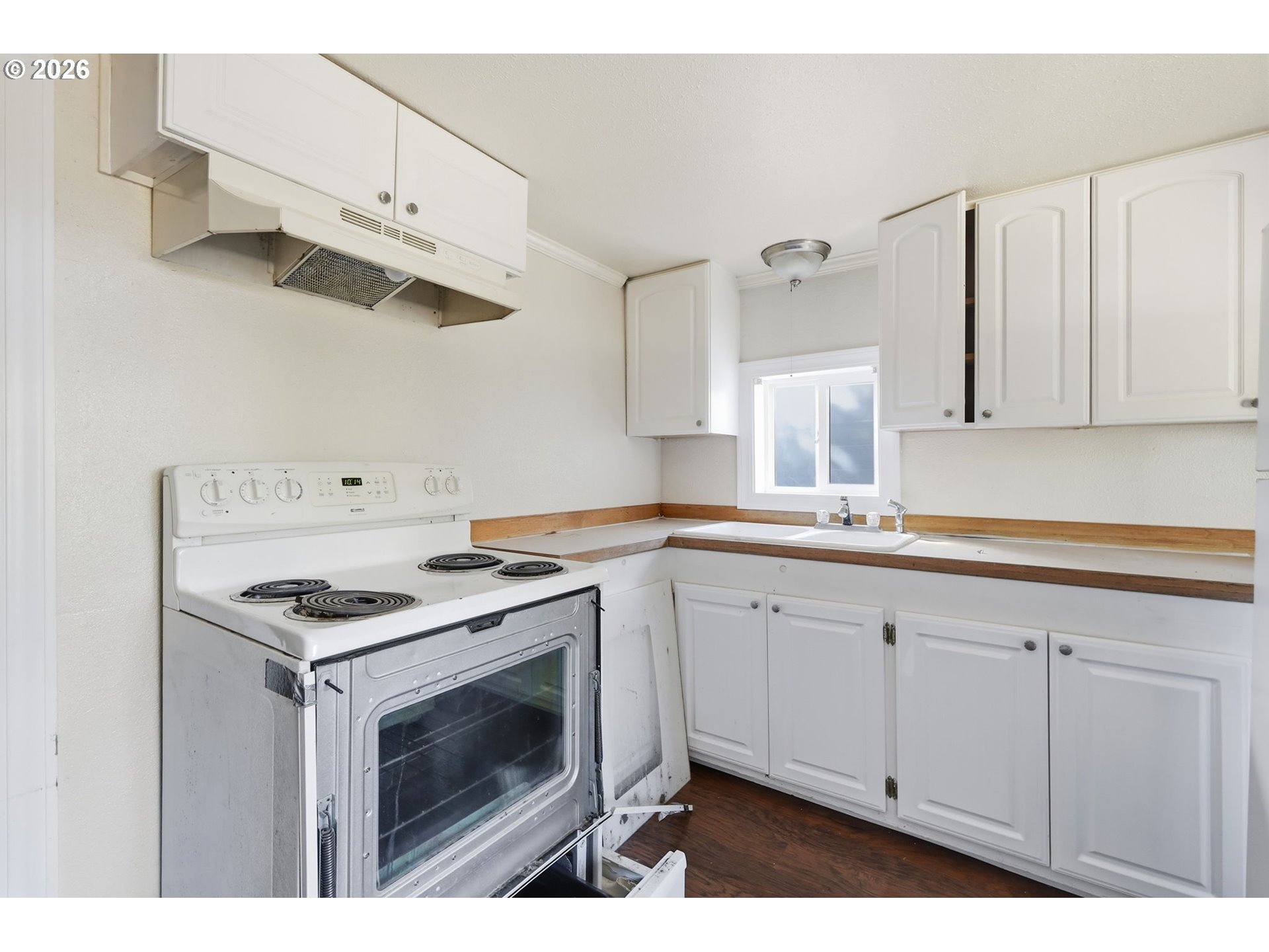 2049 City View St Property Photo 10