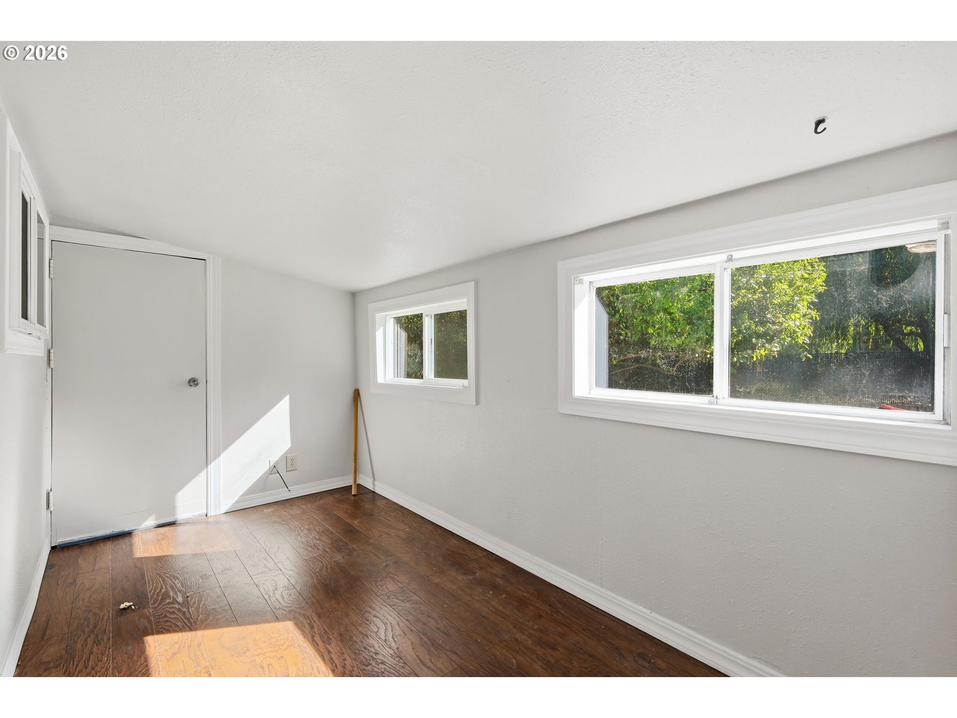 2049 City View St Property Photo 11