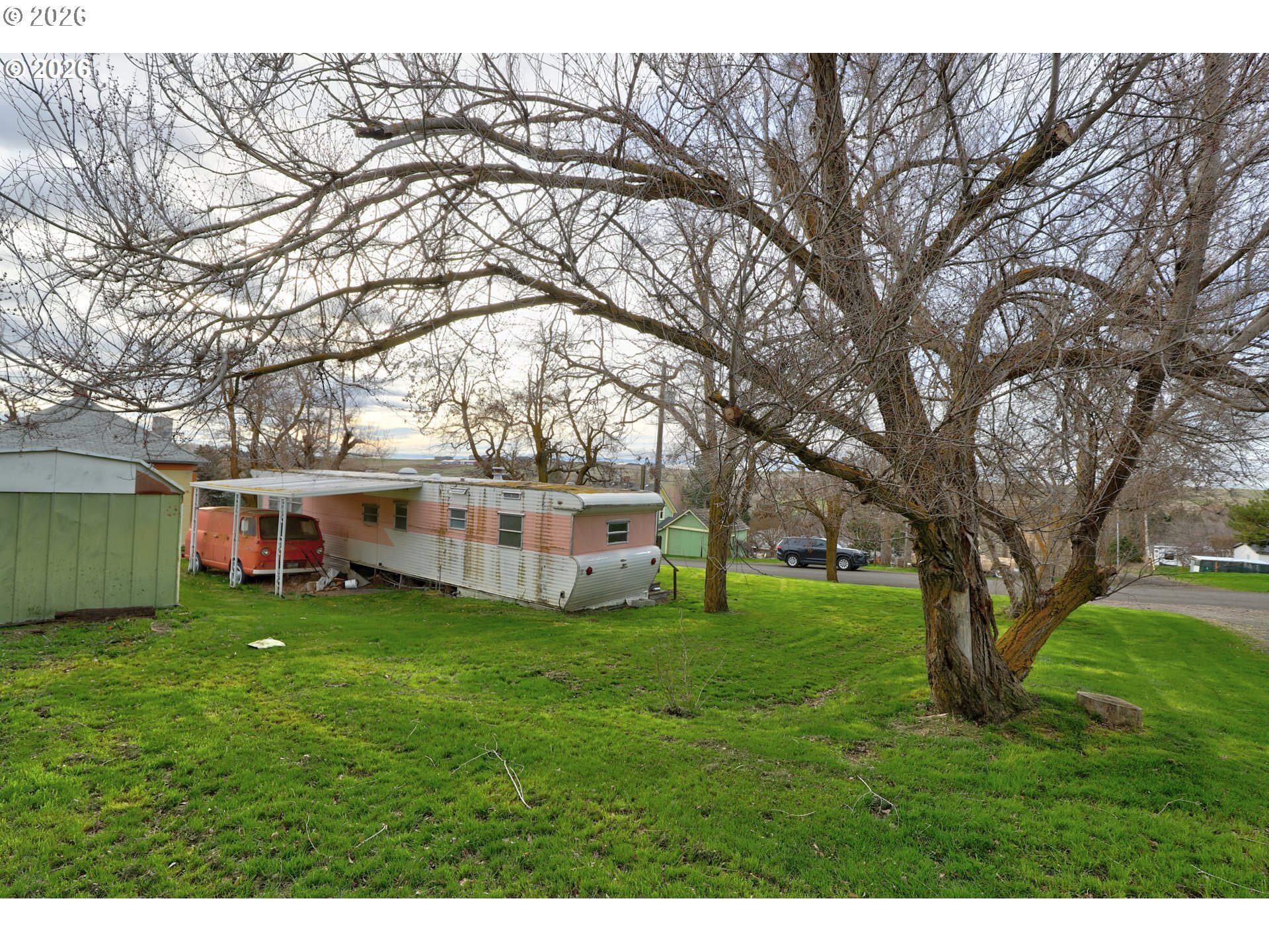 400 Lincoln St Property Photo 6