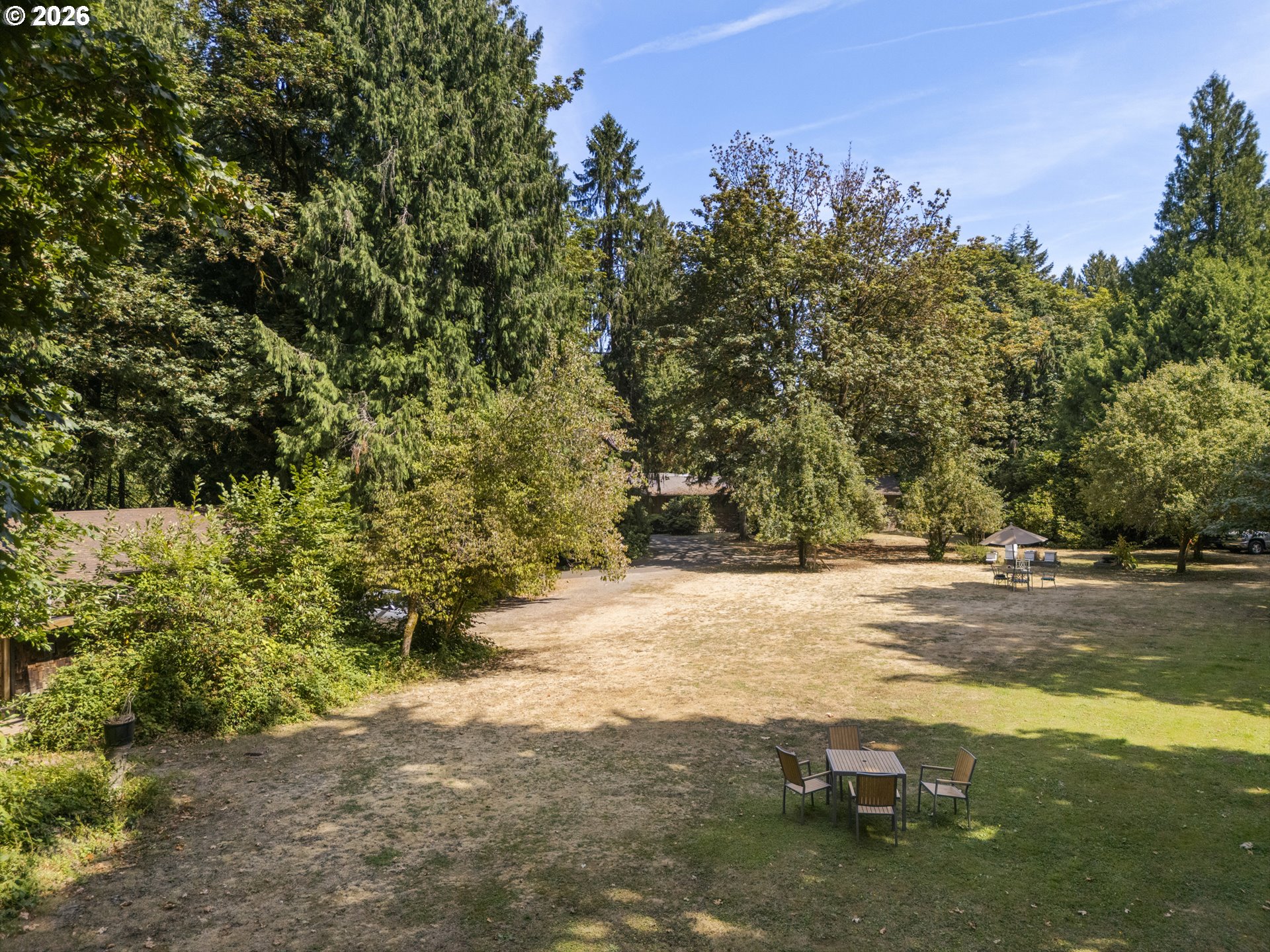 4600 Mapleton Dr Property Photo 4